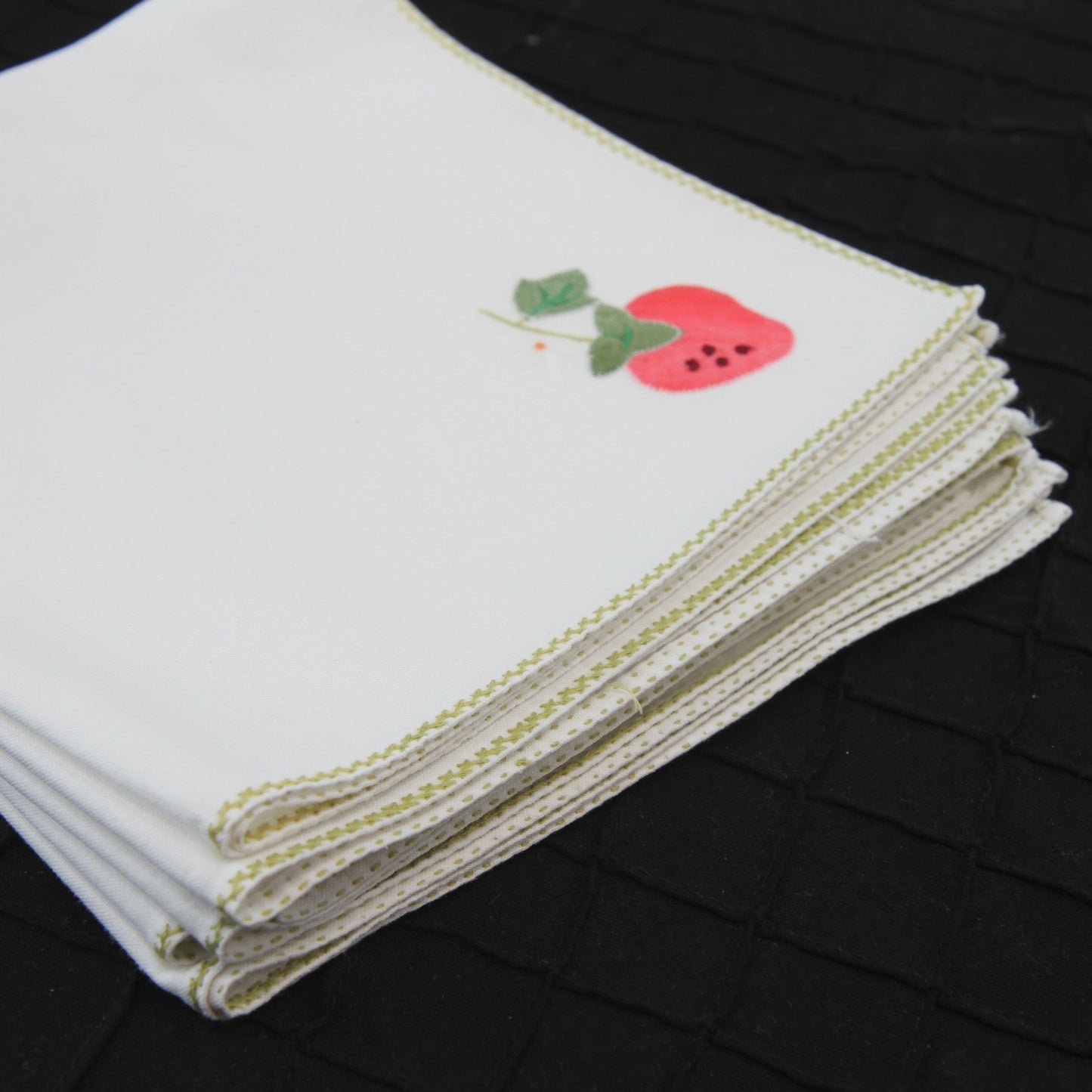 Set 6 Vintage Strawberry Applique Linen Napkins Green Hemmed Edge 15" Square