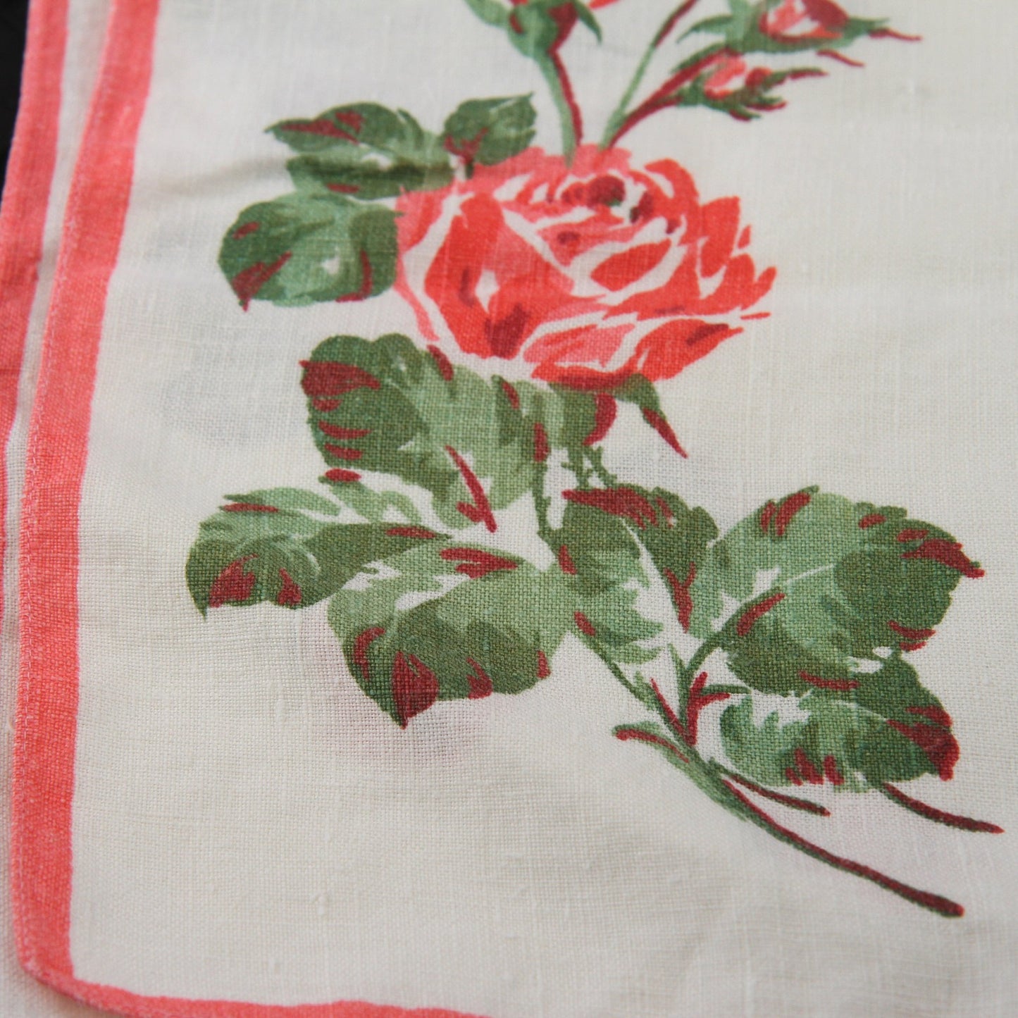 Vintage Collection 15 Pieces Floral Table Linens Roses Applicque