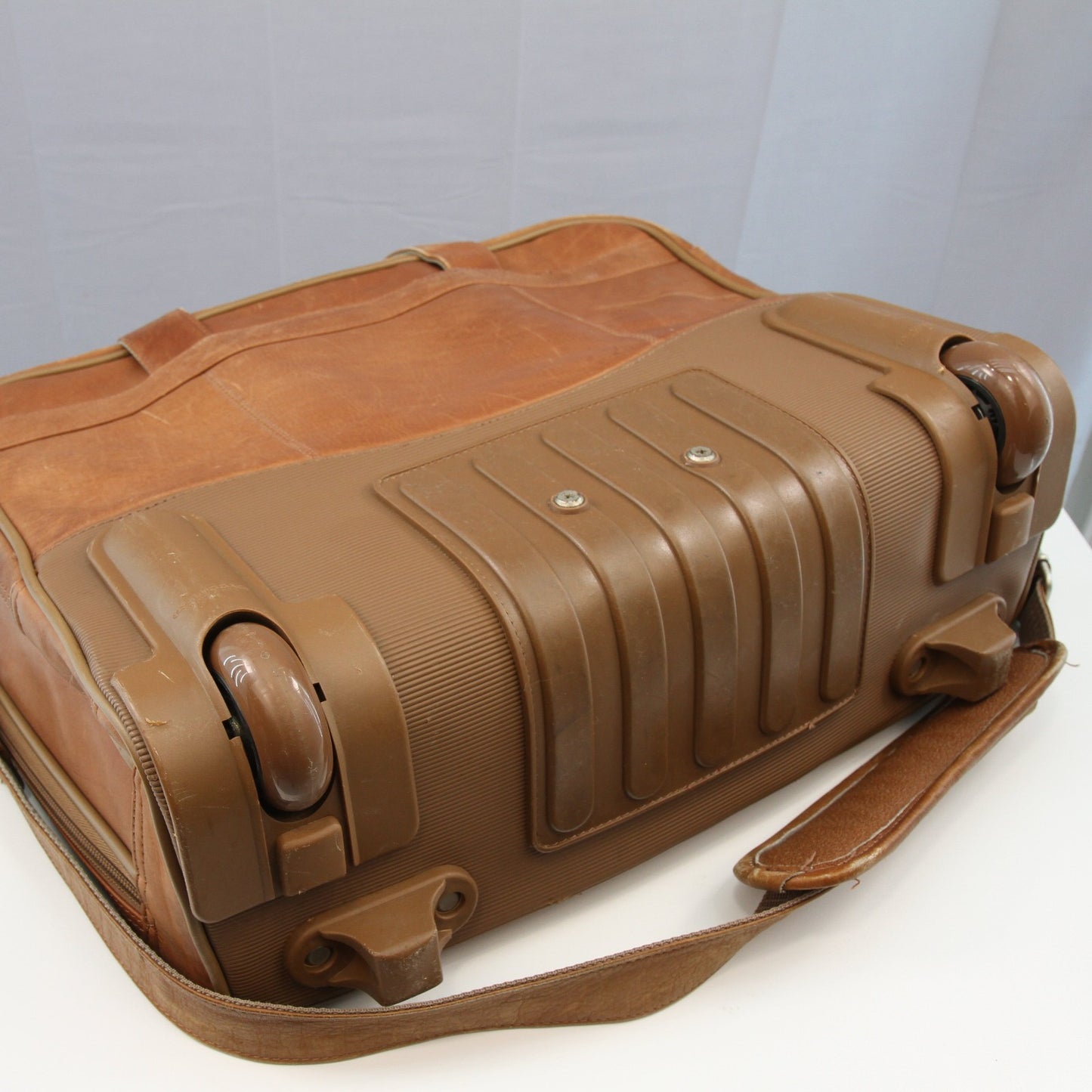 US Luggage New York Rolling Briefcase Suitcase With Laptop Sleeve Sholder Strap