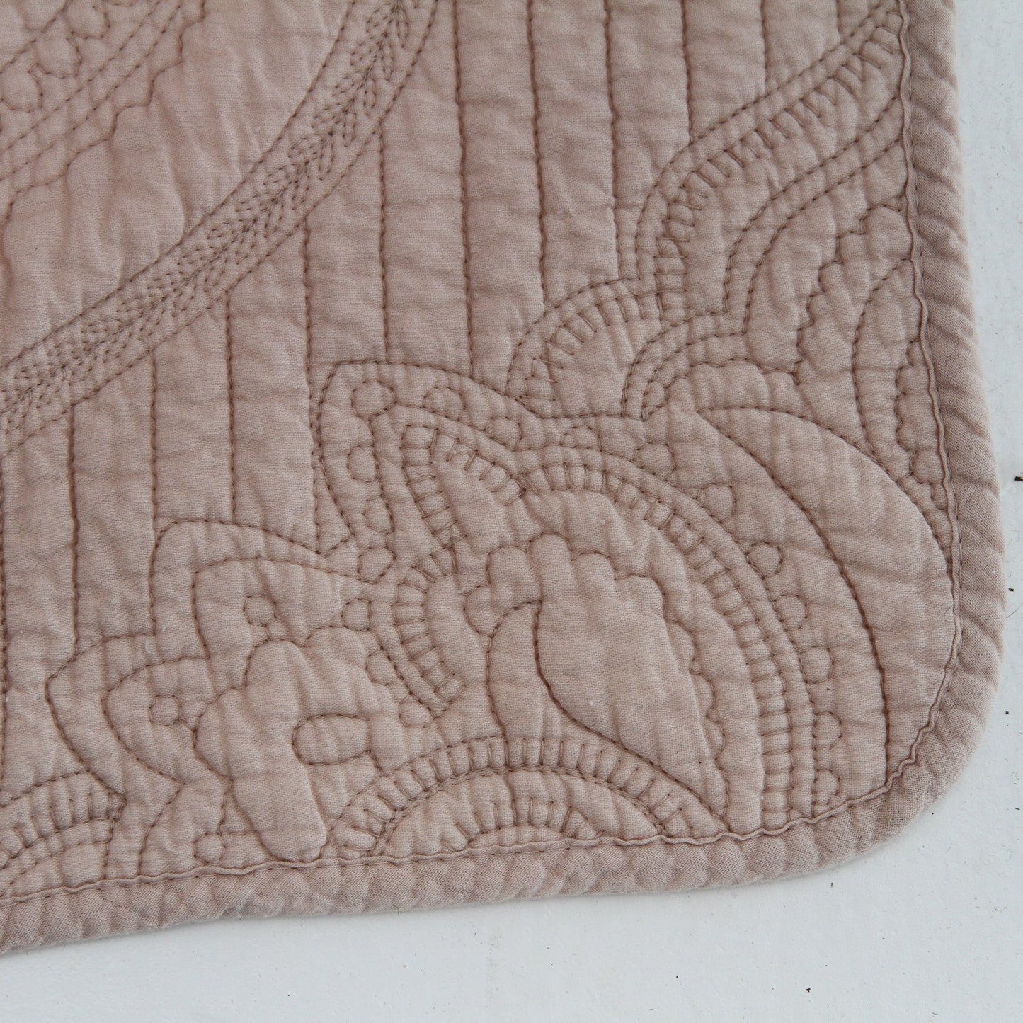 Cynthia Rowley Quilted Pink Bed Cover Bedspread 66 X 84 w/One Sham 21 X 27