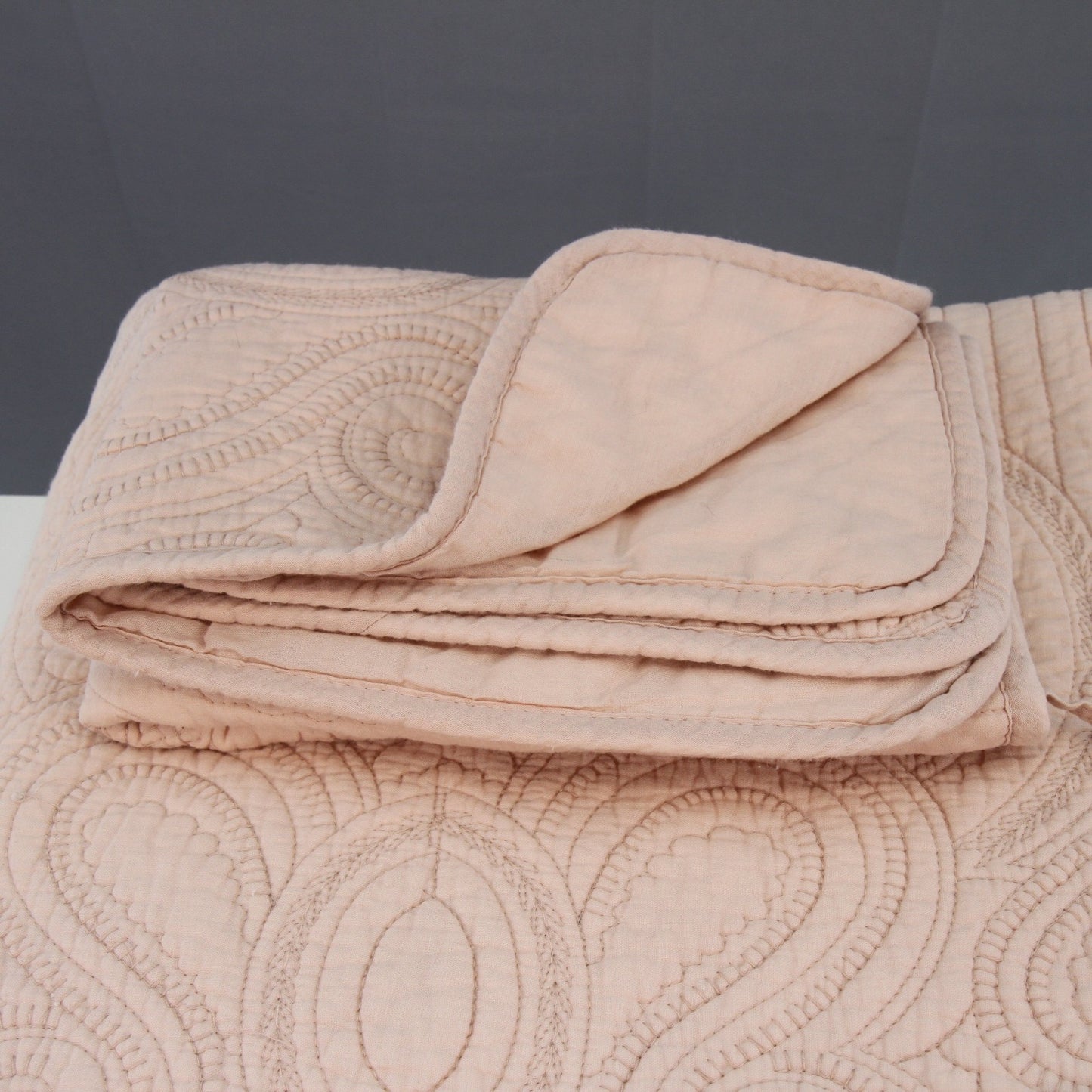 Cynthia Rowley Quilted Pink Bed Cover Bedspread 66 X 84 w/One Sham 21 X 27