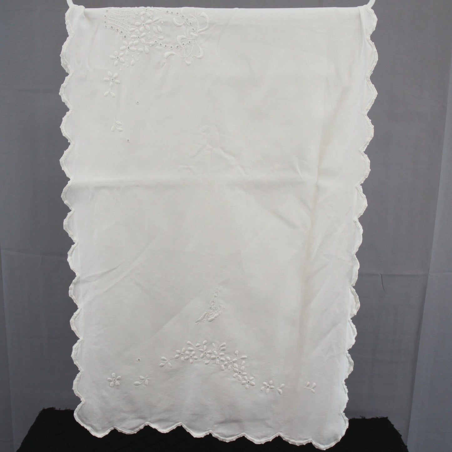 Pair Vintage Linen Table Runners Satin Stitch Baskets Butterflys Embroidered 42"