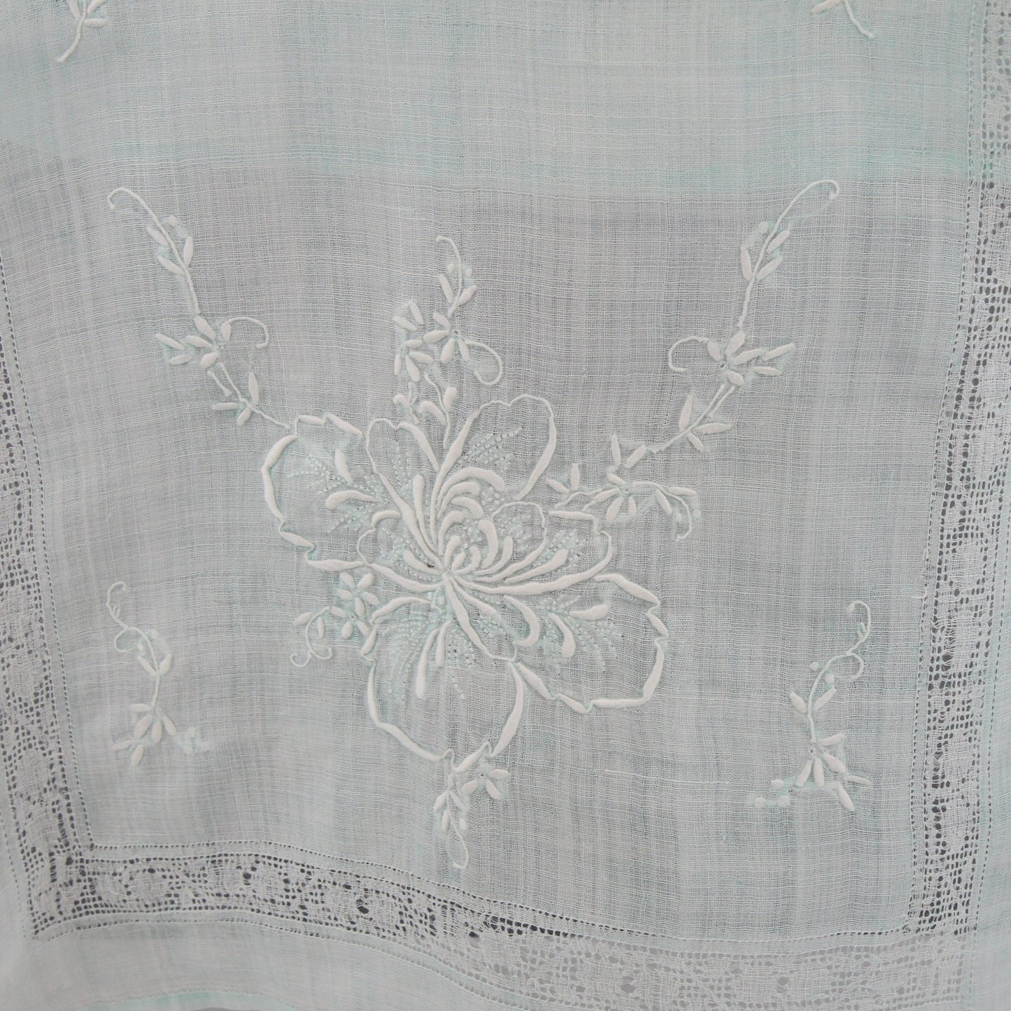 Vintage Embroidered Table Collection Lot Aqua Runner Napkins Placemats 11 Pieces