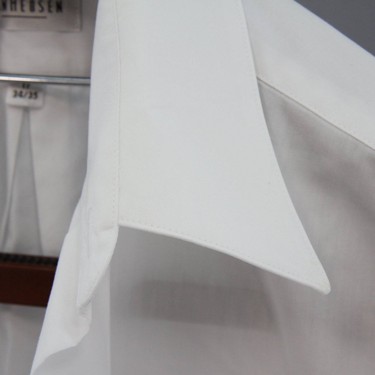 Van Heusen Poplin Mens White Dress Shirt Polyester/Cotton 17 34/35