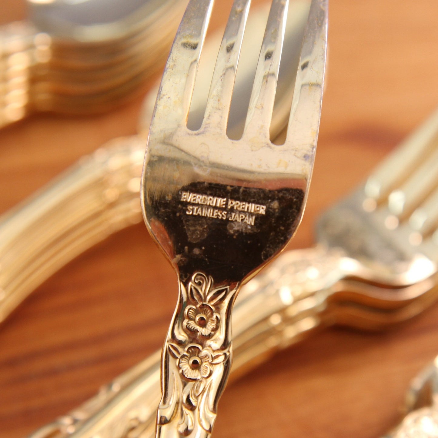 Six Place Settings Everbrite ENS28 Flatware In Gold Plate Japan