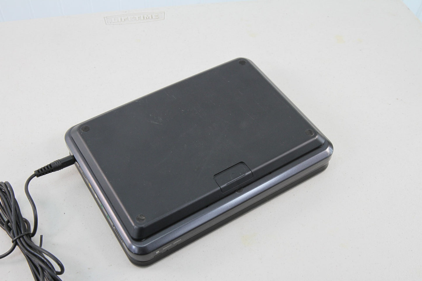 Vintage Sony Portable CD DVD Player DVP-FX820 Battery & Charger