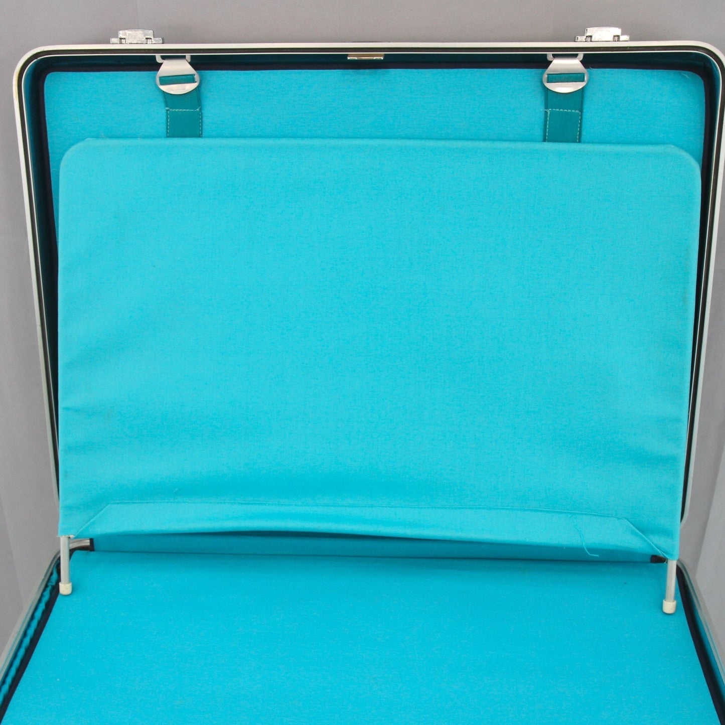 Vintage Zero Halliburton Aluminum Suitcase CLEAN Accessories 24" x 18" x 8"