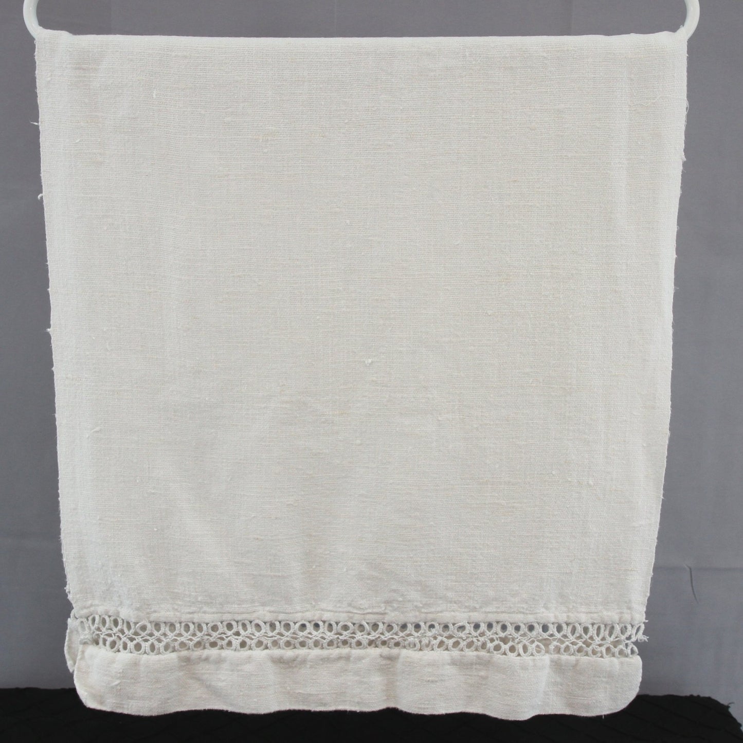 Vintage 1940's Linen Table Runner Heavy  Lace Inserts at Ends 35 1/2" X 16"