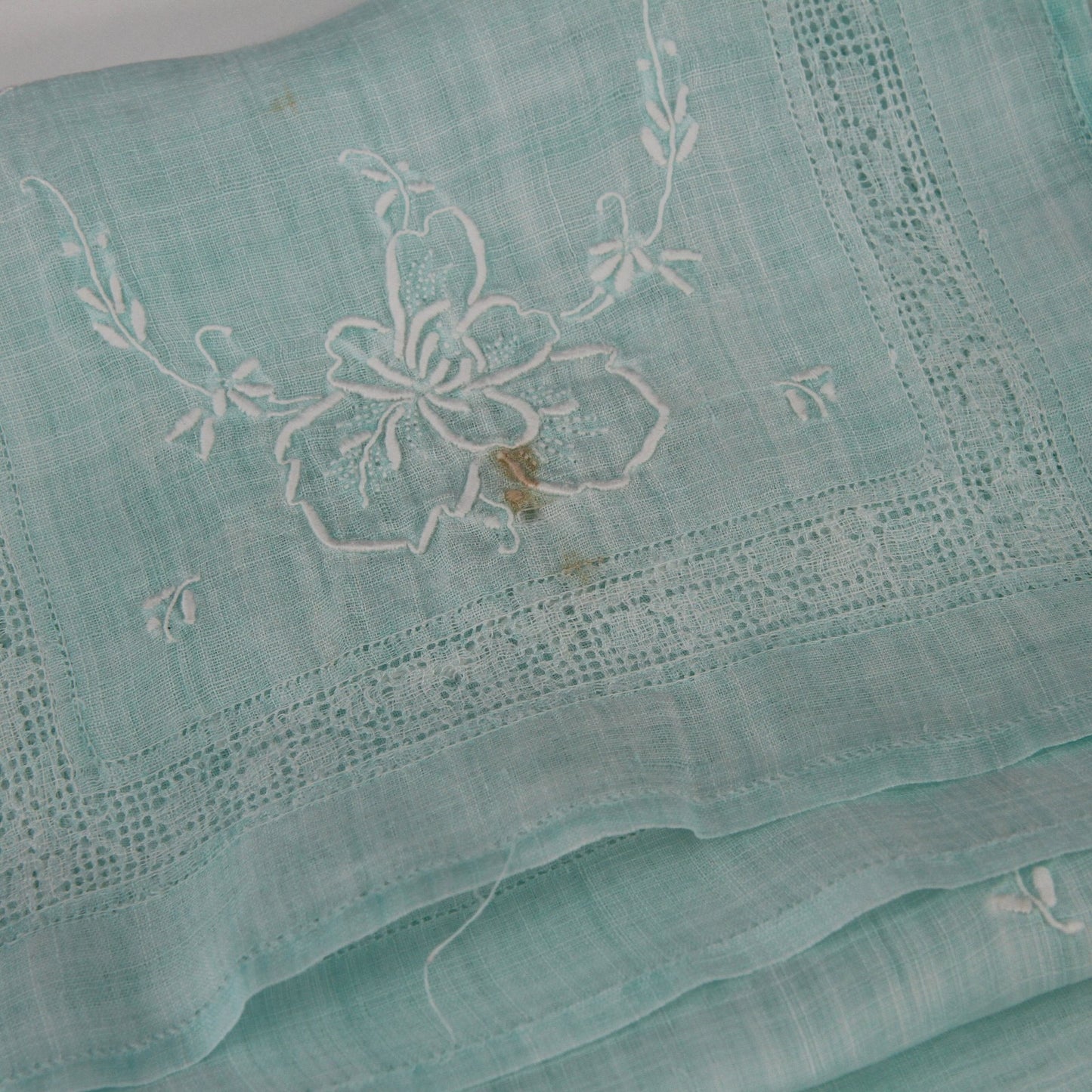 Vintage Embroidered Table Collection Lot Aqua Runner Napkins Placemats 11 Pieces