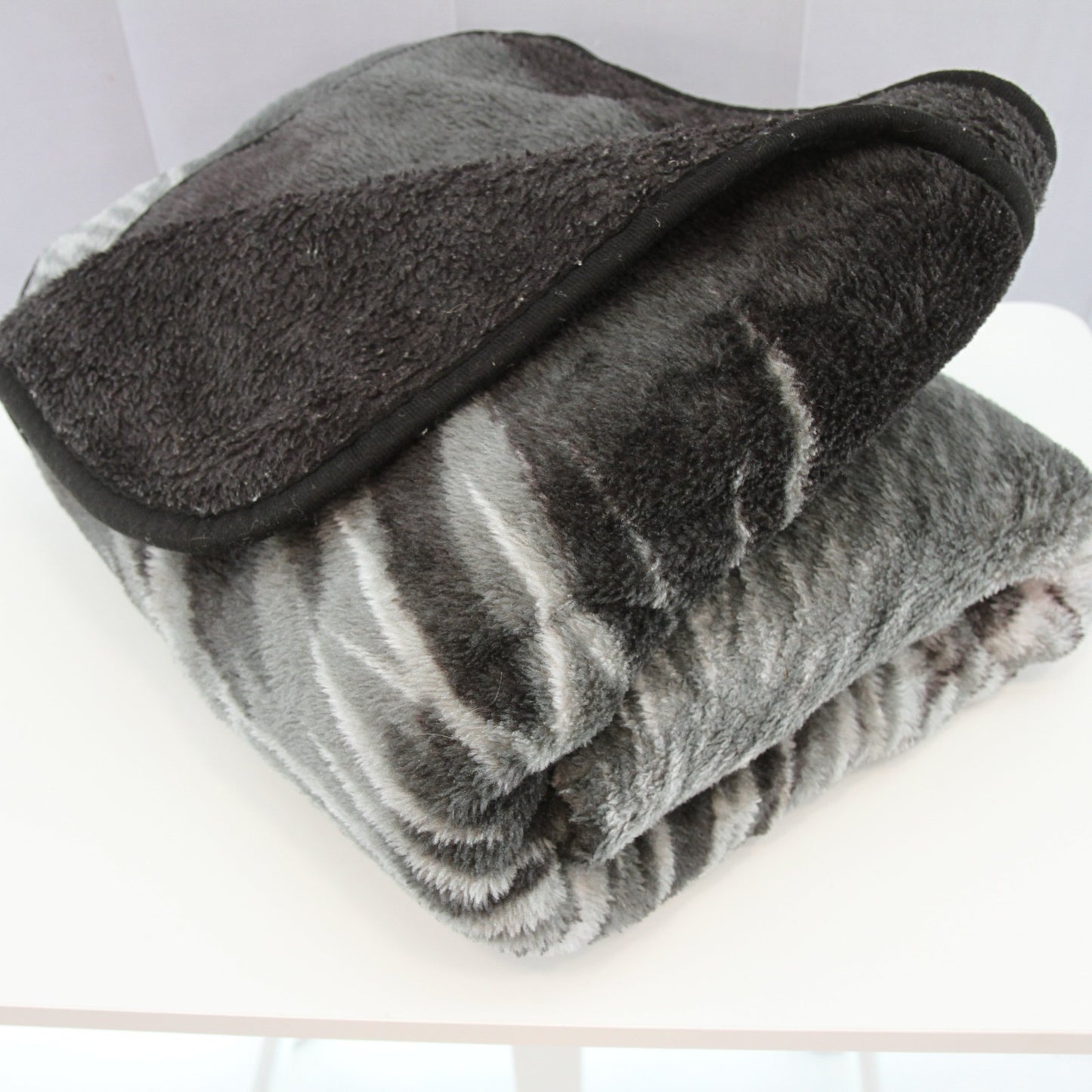 Wild Wear Wolf Head Blanket Throw Polyester 60"W X 80"L Twin