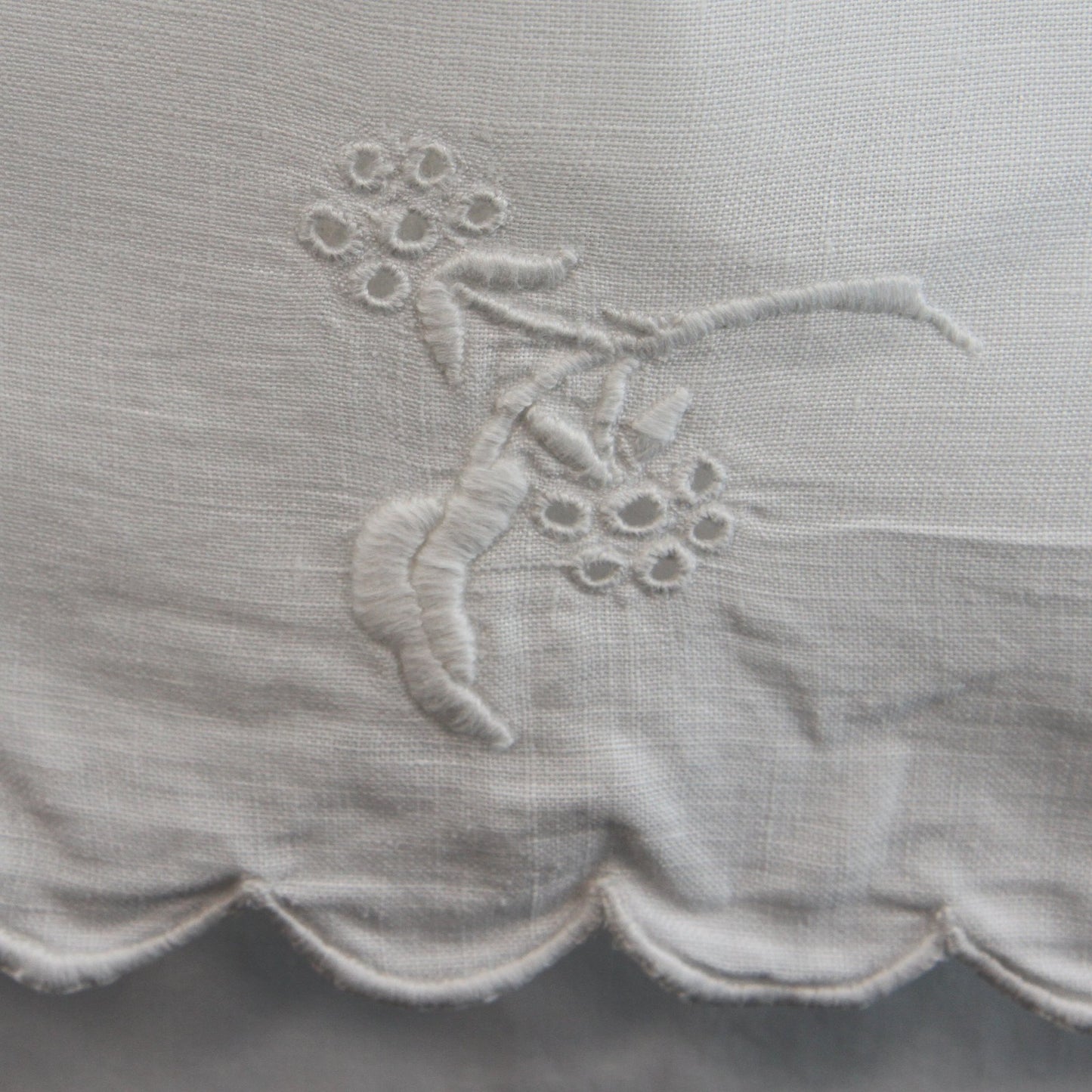 Pair Vintage Linen Table Runners Satin Stitch Baskets Butterflys Embroidered 42"