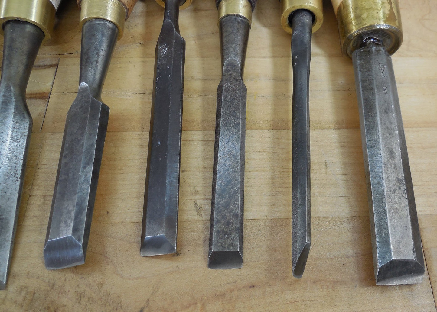 Estate 15 Vtg. Lot Tang Wood Chisels Bench With Custom Steve Wus Wood Handles