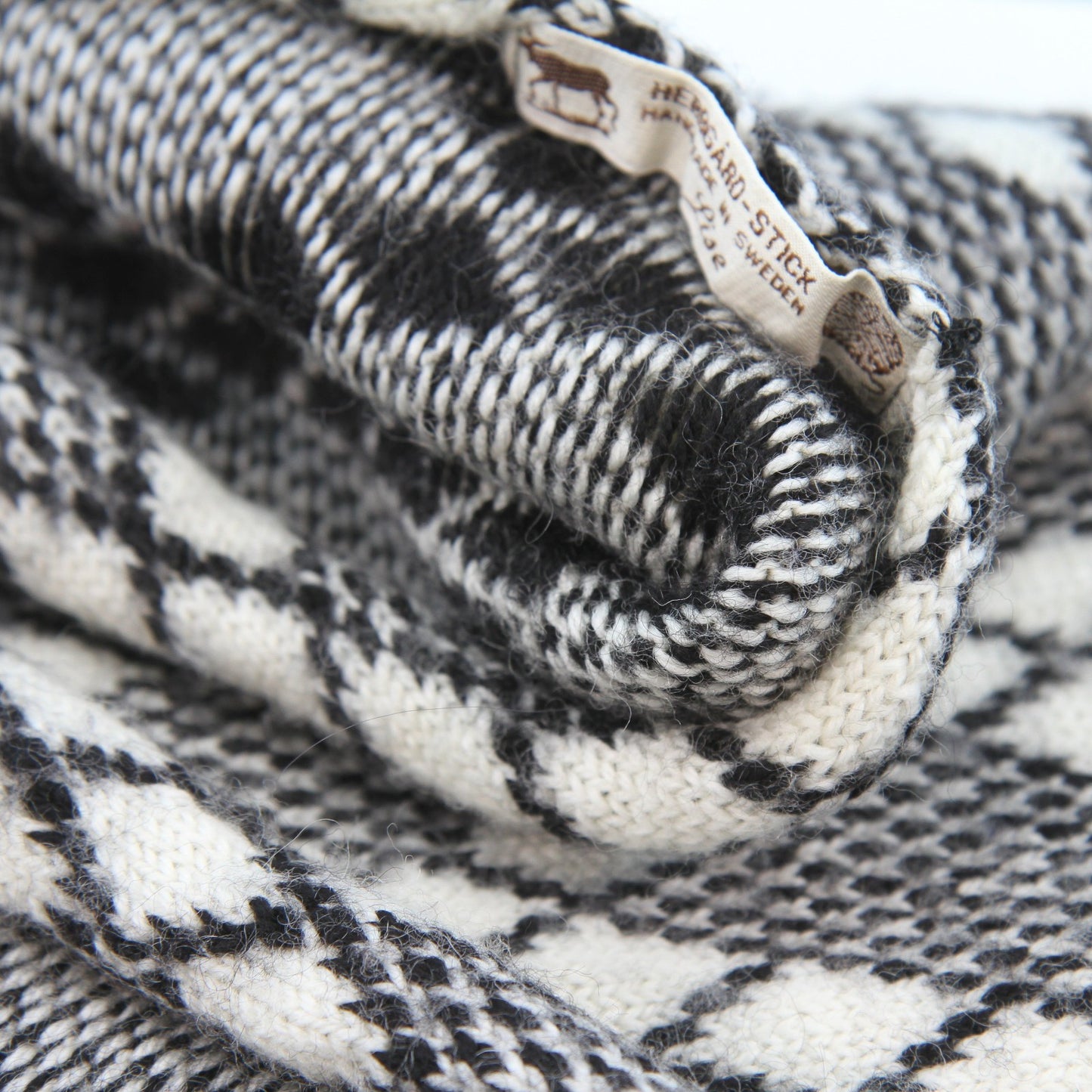 Herrgard-Stick Wool Cape Wrap Hand Knit Fringed Black White Sweden 76"