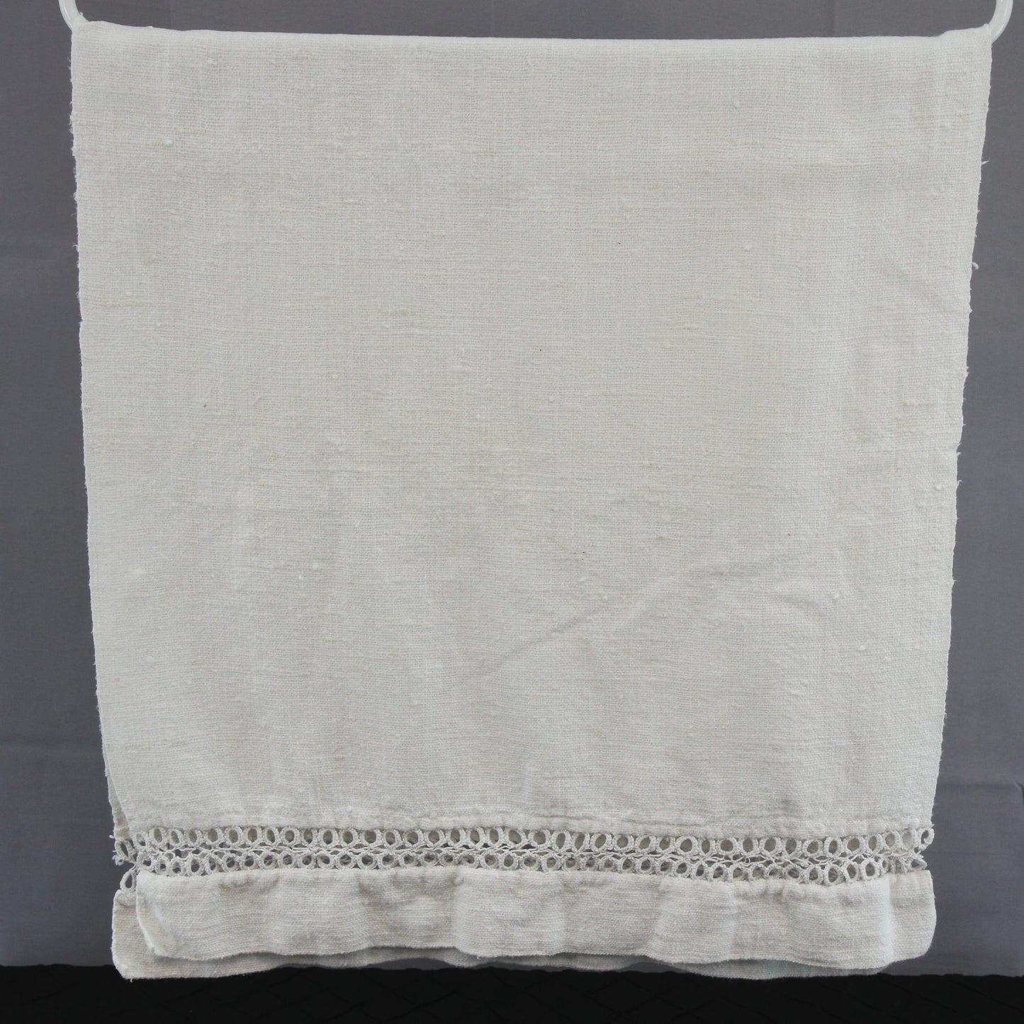 Vintage 1940's Linen Table Runner Heavy  Lace Inserts at Ends 35 1/2" X 16"