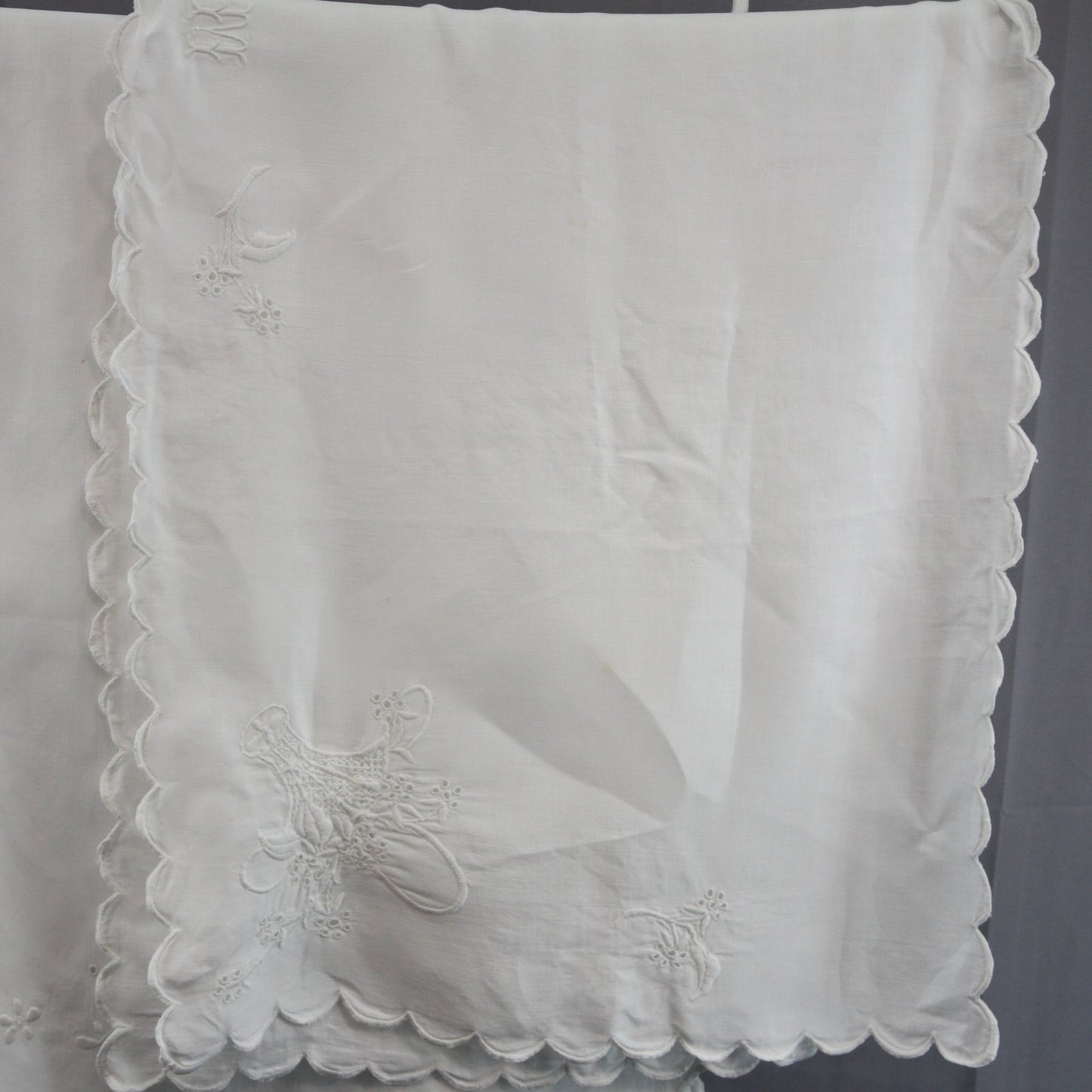 Pair Vintage Linen Table Runners Satin Stitch Baskets Butterflys Embroidered 42"