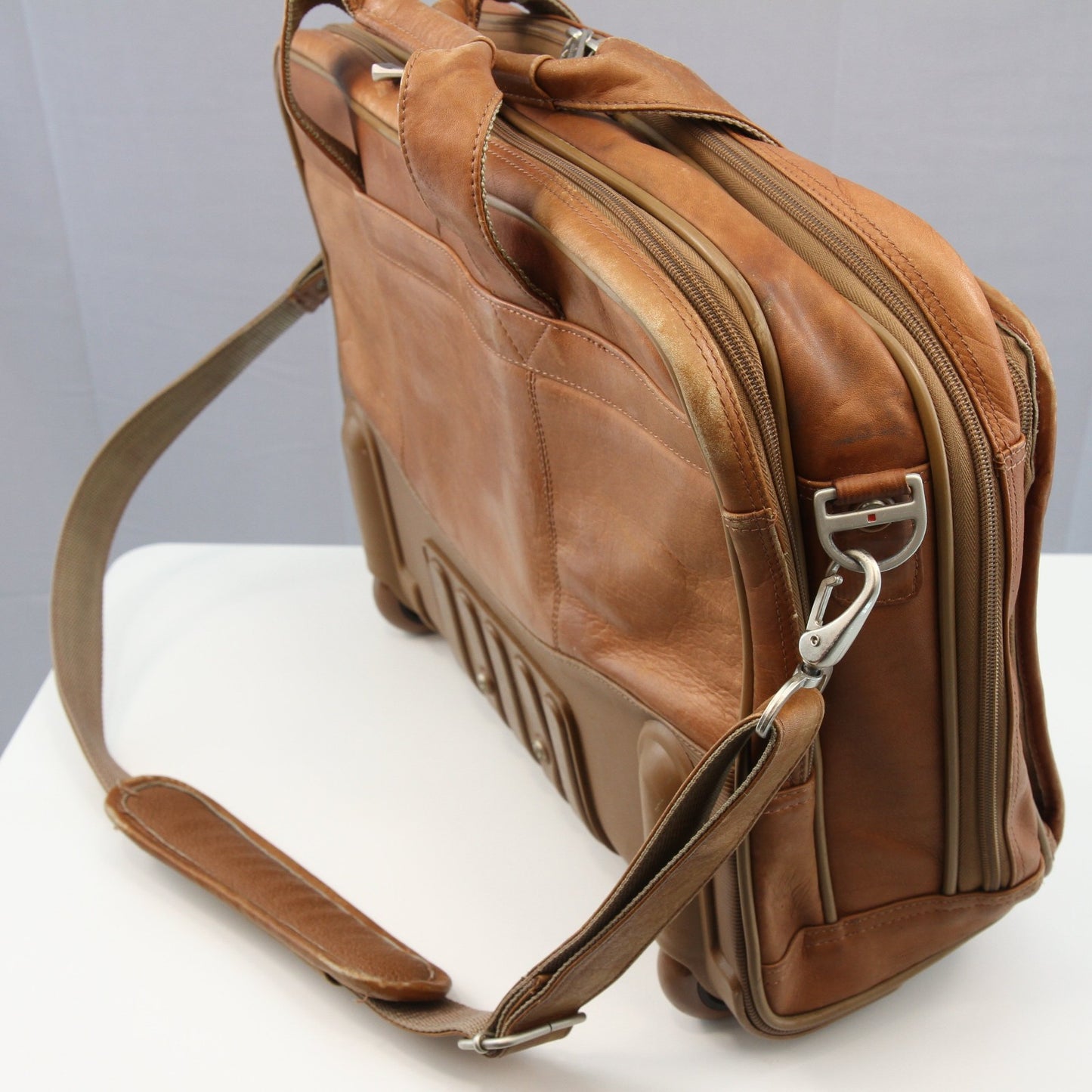 US Luggage New York Rolling Briefcase Suitcase With Laptop Sleeve Sholder Strap