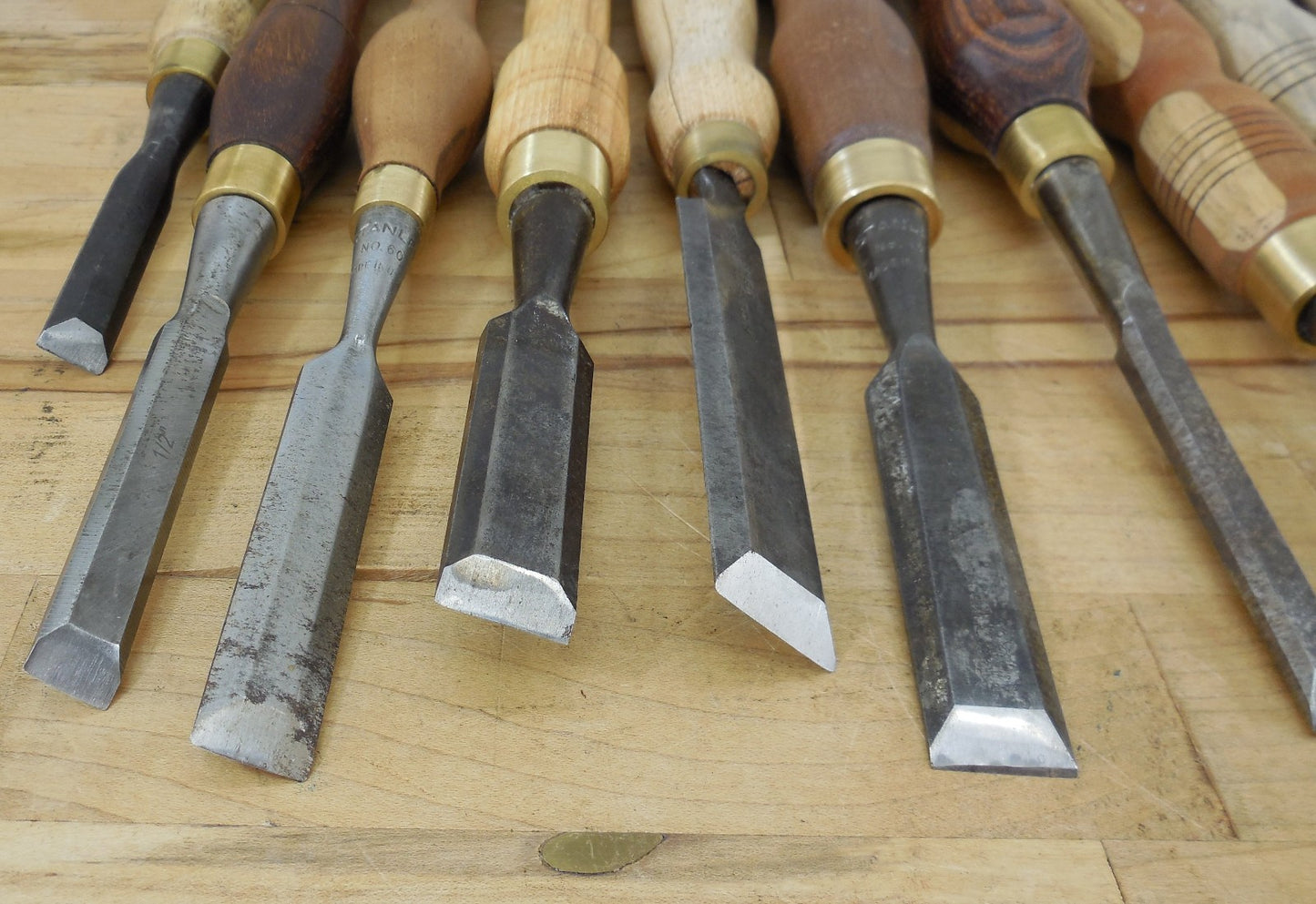 Estate 15 Vtg. Lot Tang Wood Chisels Bench With Custom Steve Wus Wood Handles