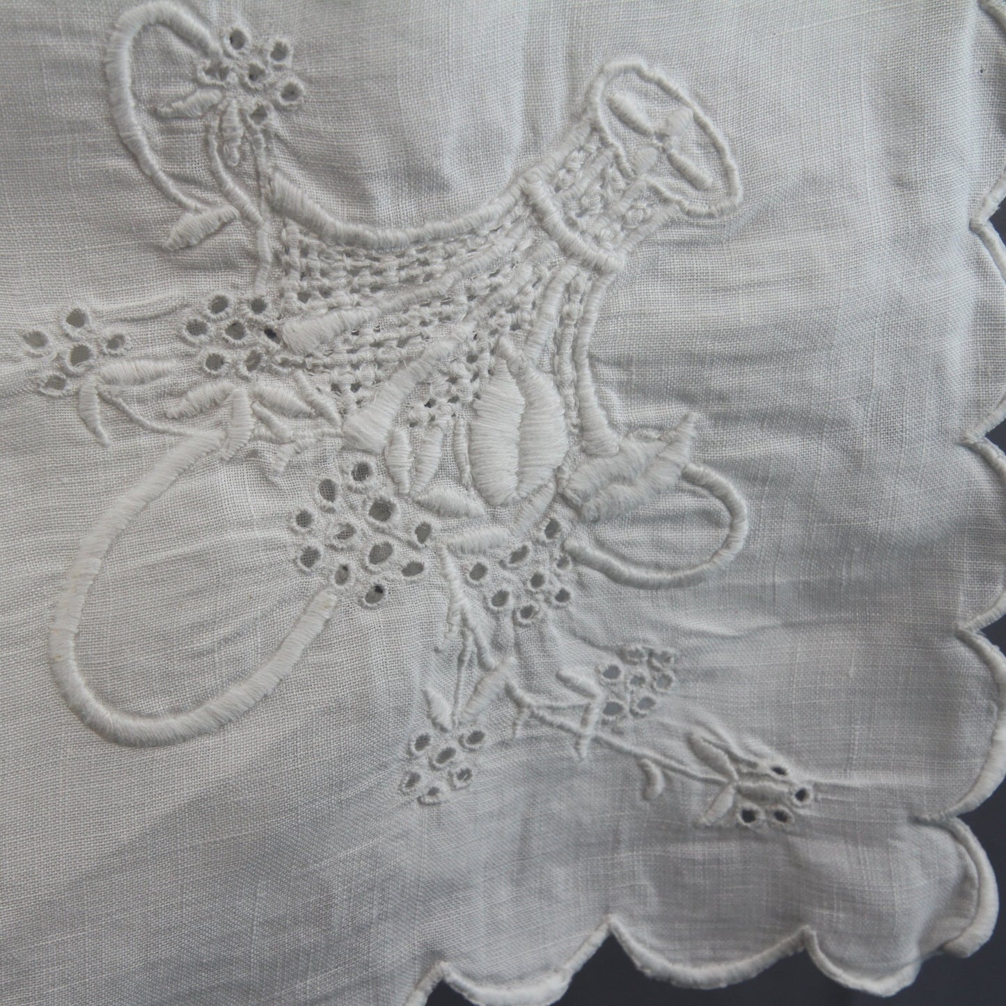 Pair Vintage Linen Table Runners Satin Stitch Baskets Butterflys Embroidered 42"