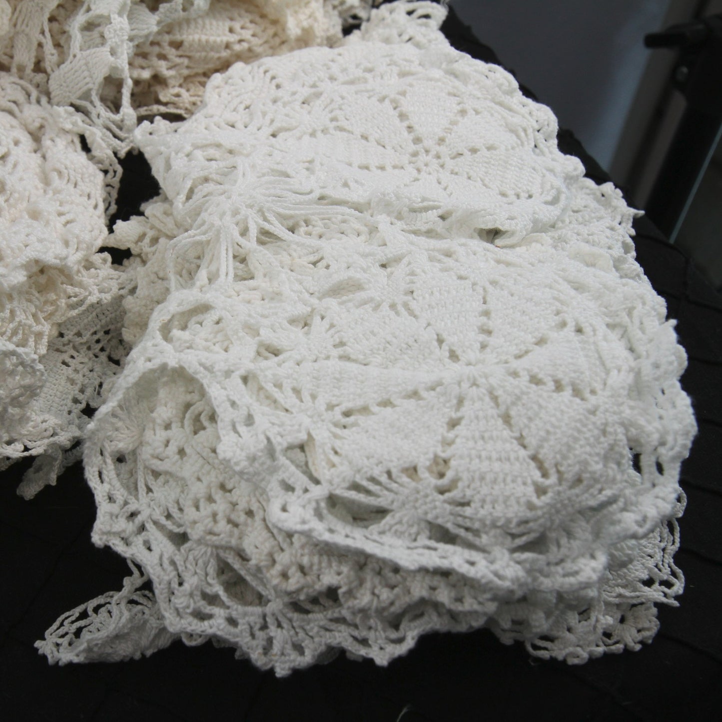Vintage Lot 122 Pieces White Crochet Doiles & Table Pieces Fine Quality