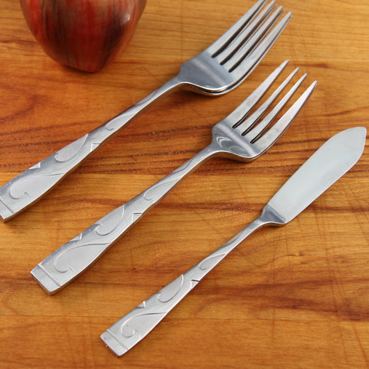 Oneida Tuscany 2-11 Two Dinner Forks, Two Salad Forks, Butter Knife 5 Pieces