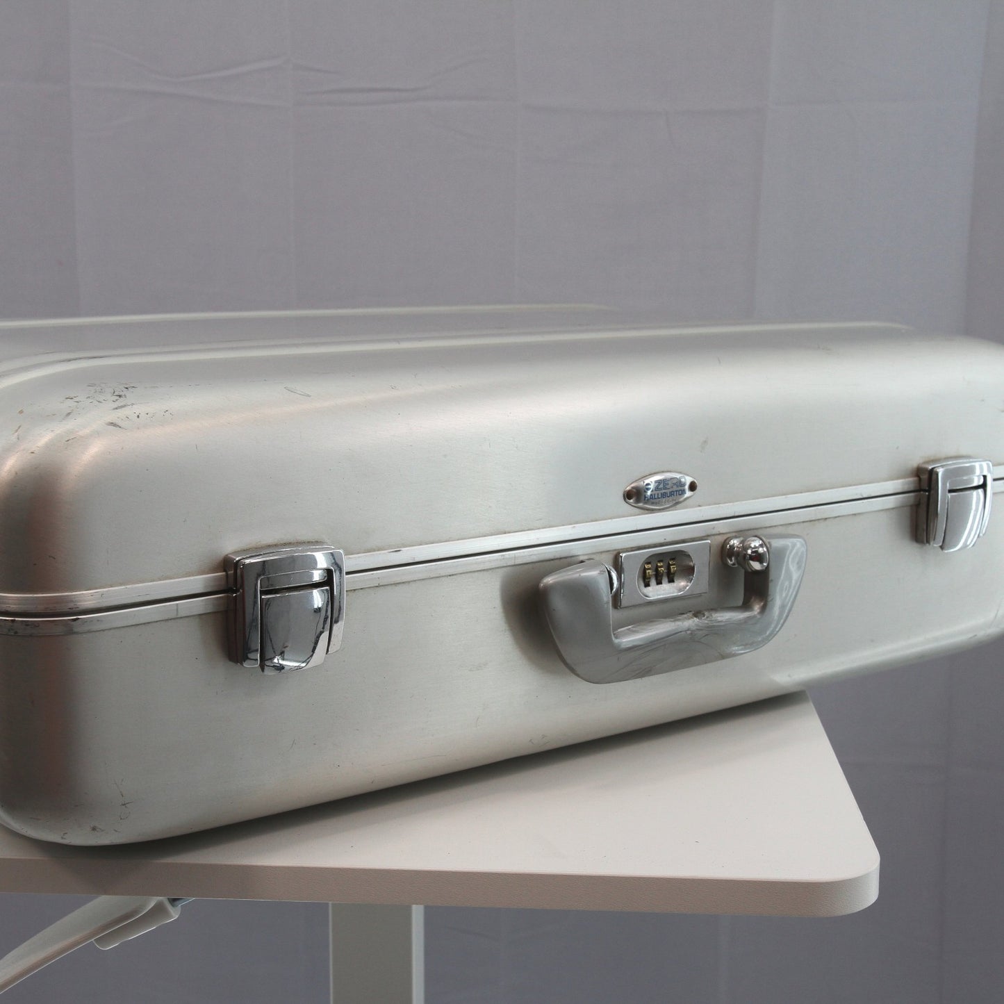 Vintage Zero Halliburton Silver Aluminum Suitcase CLEAN Accessories 24 X 18 X 8