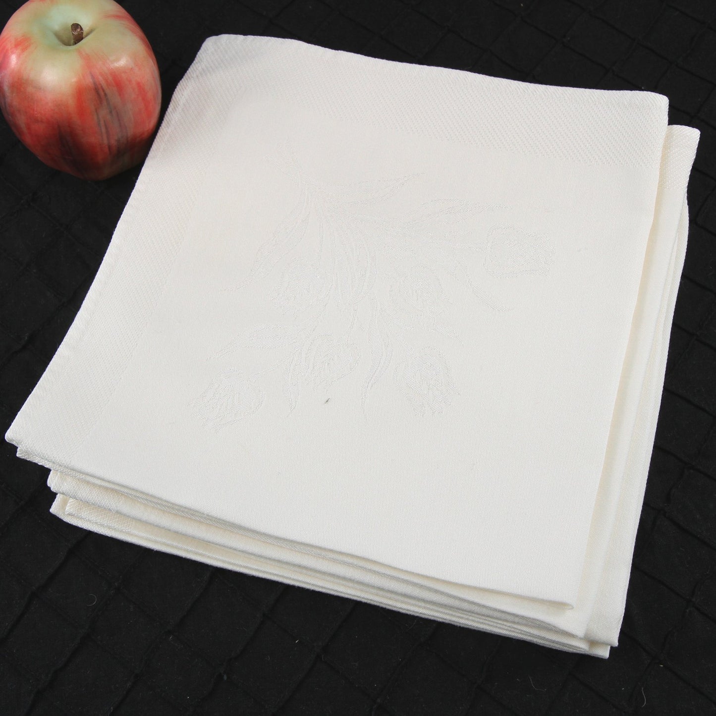 Five Vintage Elegant Damask Dinner Napkins Ivory Tulip Design 17 1/2" X 19"