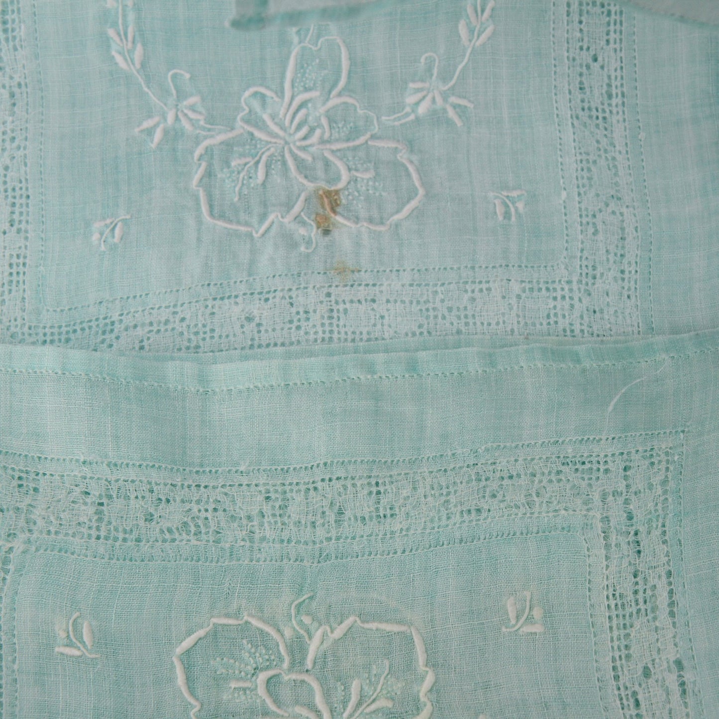 Vintage Embroidered Table Collection Lot Aqua Runner Napkins Placemats 11 Pieces