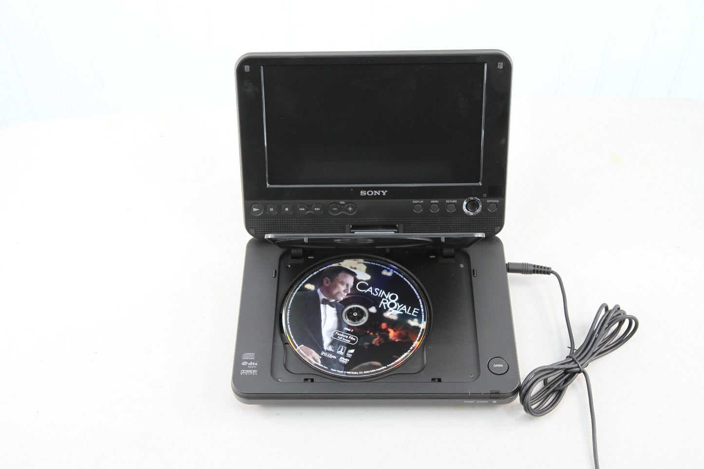 Vintage Sony Portable CD DVD Player DVP-FX820 Battery & Charger