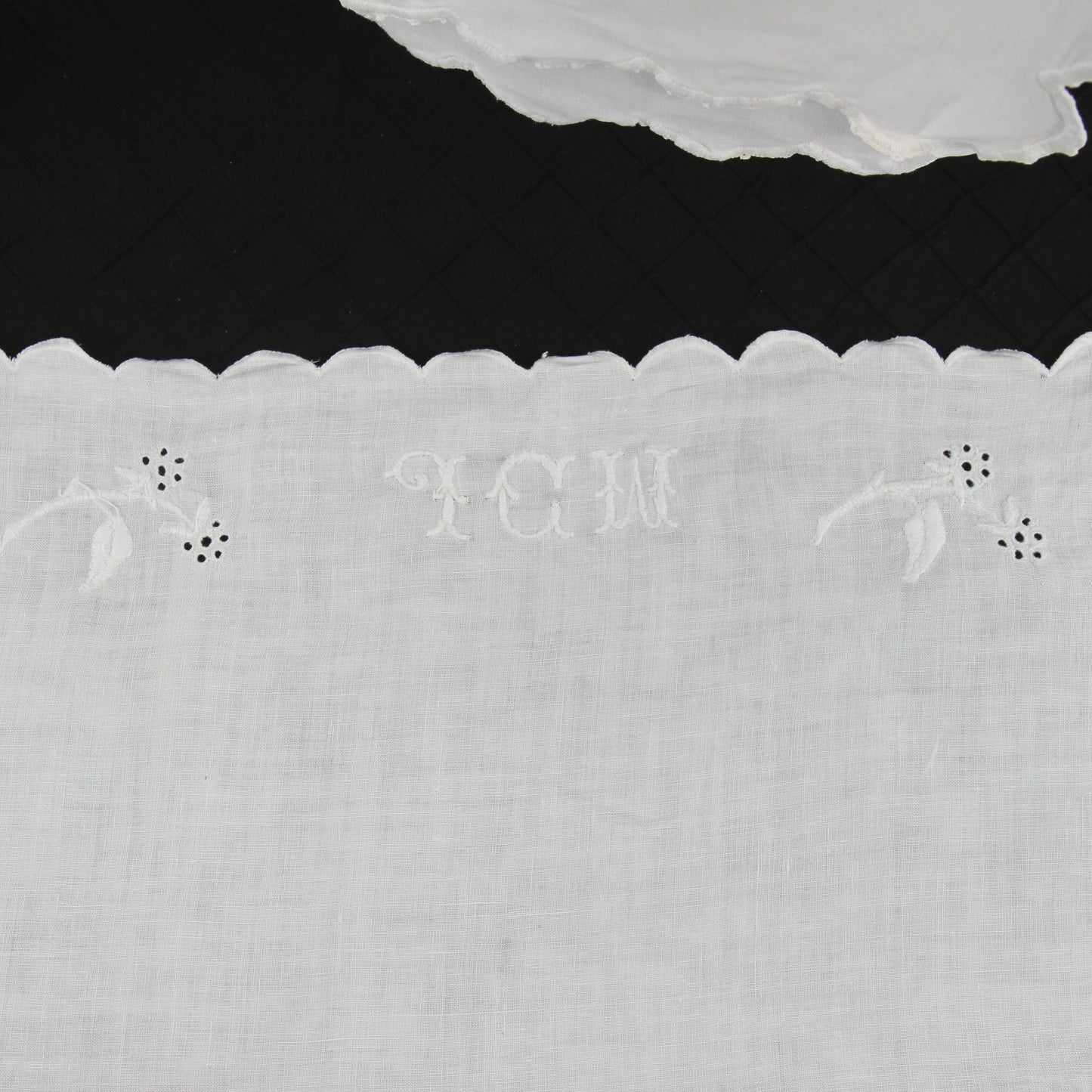 Pair Vintage Linen Table Runners Satin Stitch Baskets Butterflys Embroidered 42"