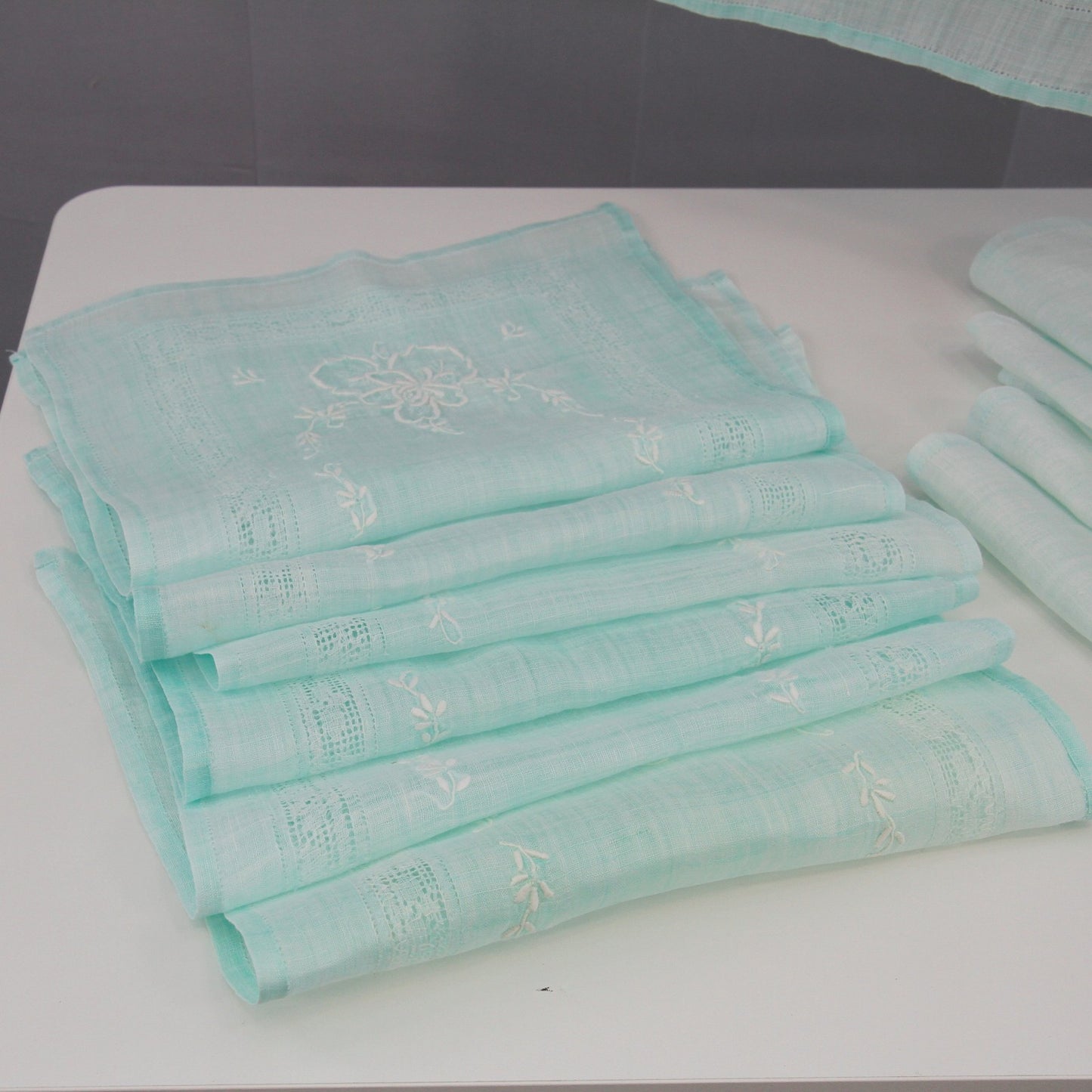 Vintage Embroidered Table Collection Lot Aqua Runner Napkins Placemats 11 Pieces