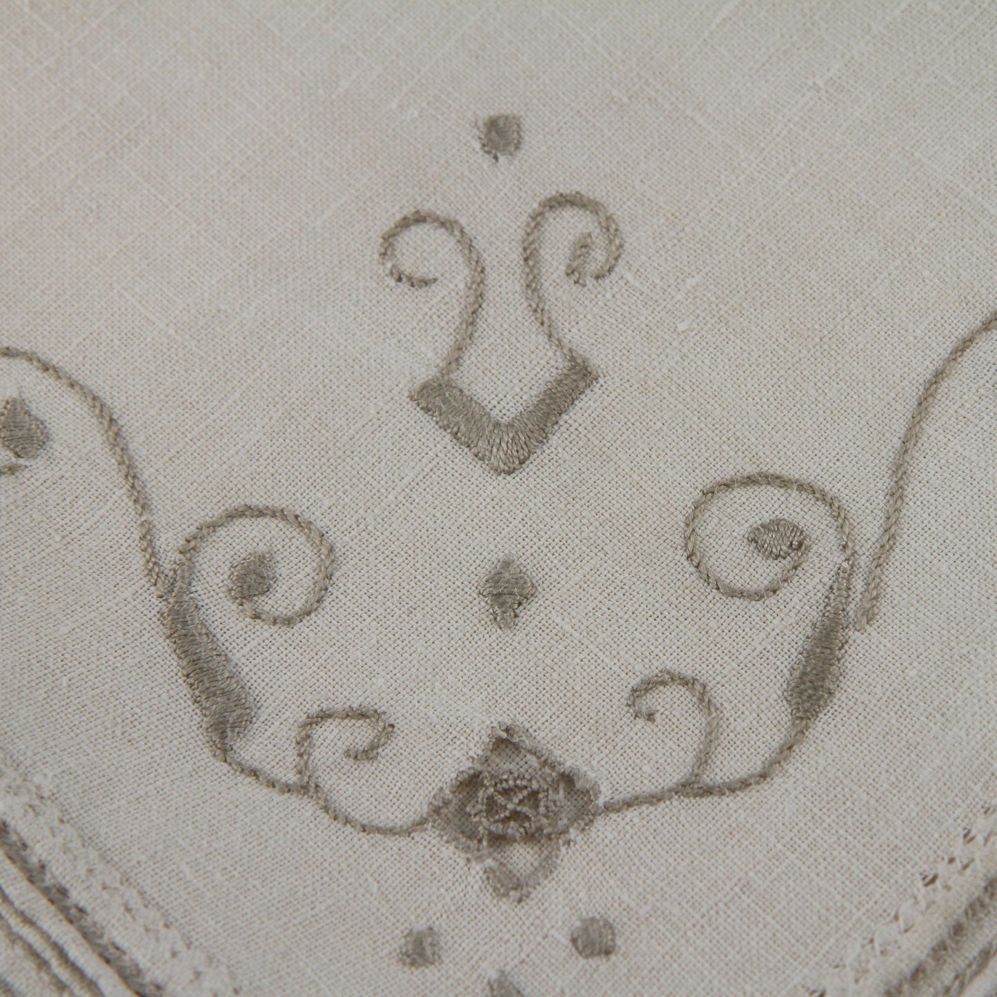 Eleven 11 Fine Linen Dinner Napkins Ecru Design Bone Neutral 16"