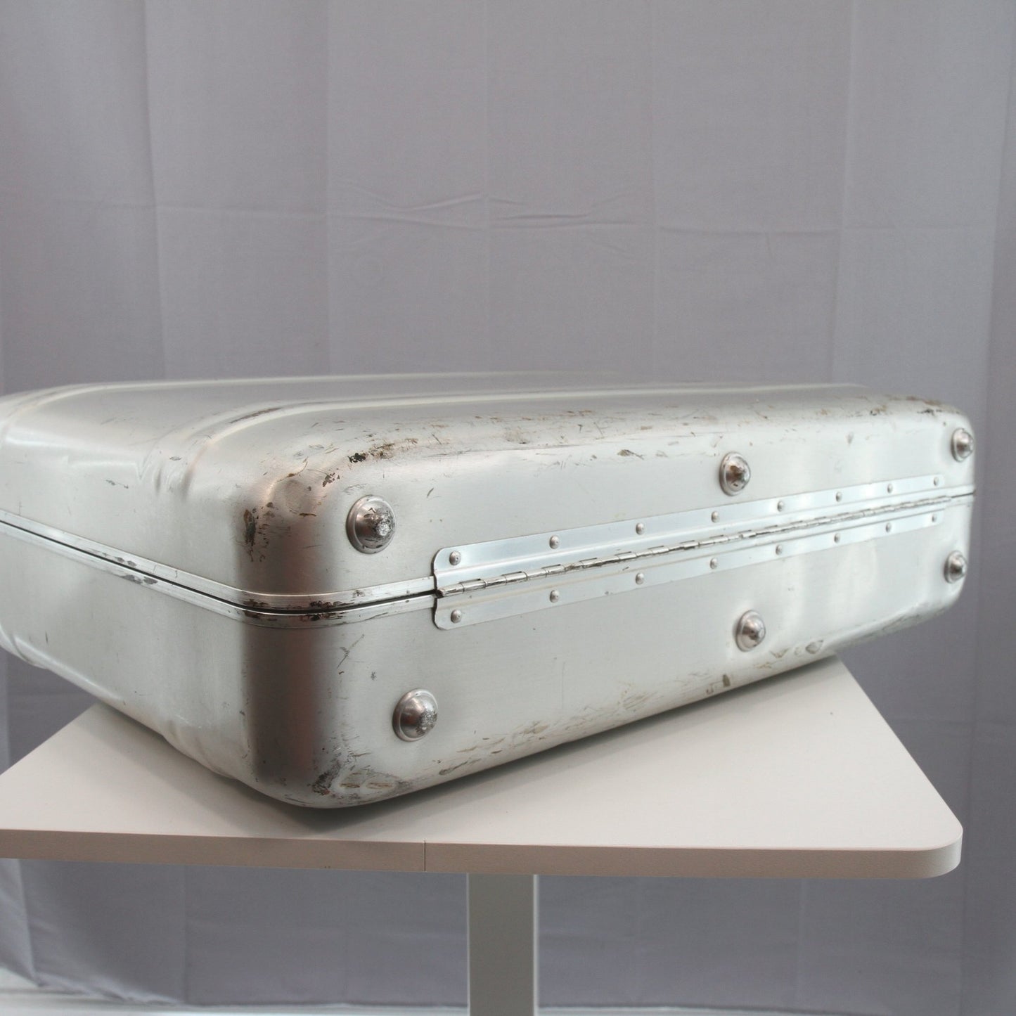 Vintage Zero Halliburton Silver Aluminum Suitcase CLEAN Accessories 24 X 18 X 8