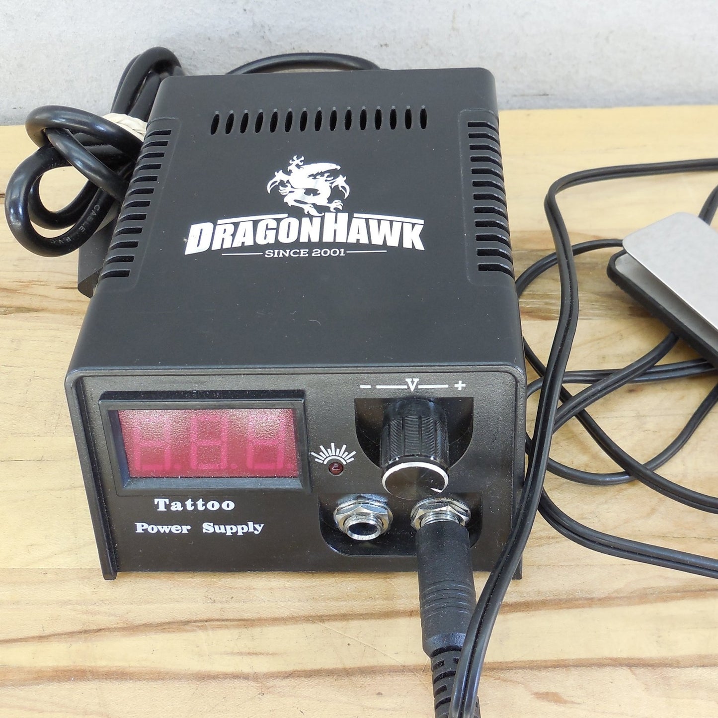Dragonhawk Tattoo Pair Gold Plated Coil Machines & Power Suppy Untested