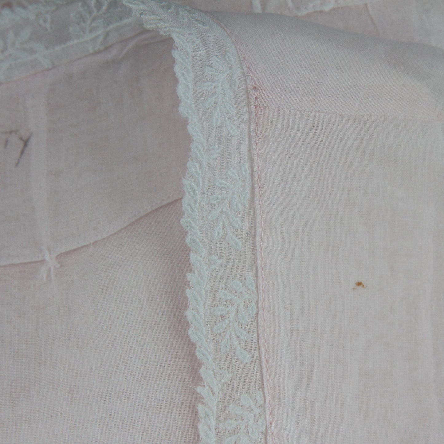 Vintage 1940s-50s Pink Organdy Embroidered Dress Lace Trim Hand Sewn Hem