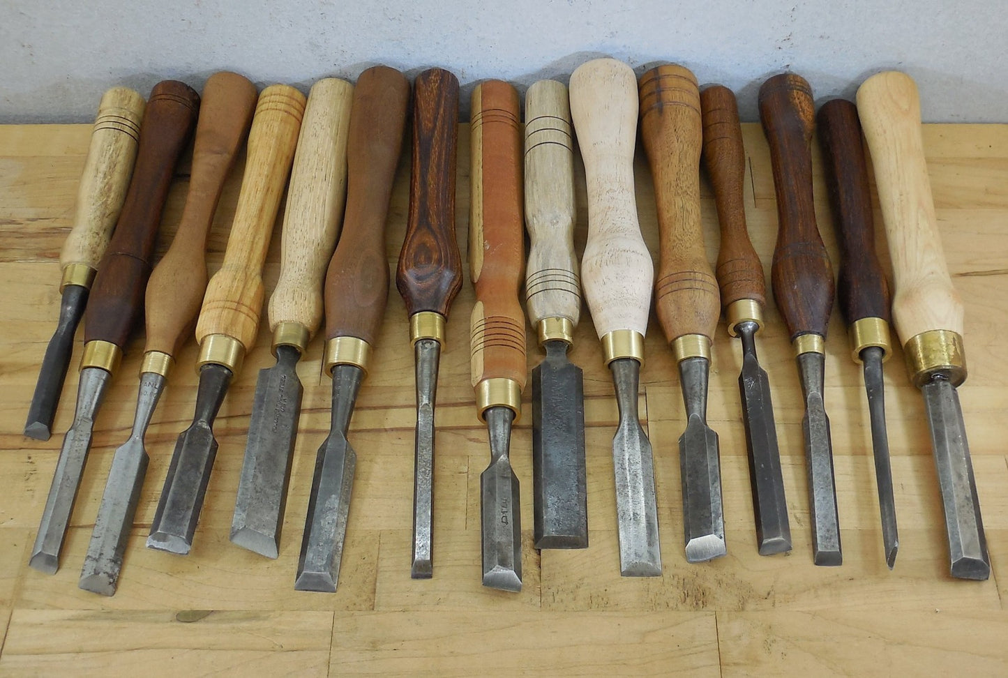 Estate 15 Vtg. Lot Tang Wood Chisels Bench With Custom Steve Wus Wood Handles