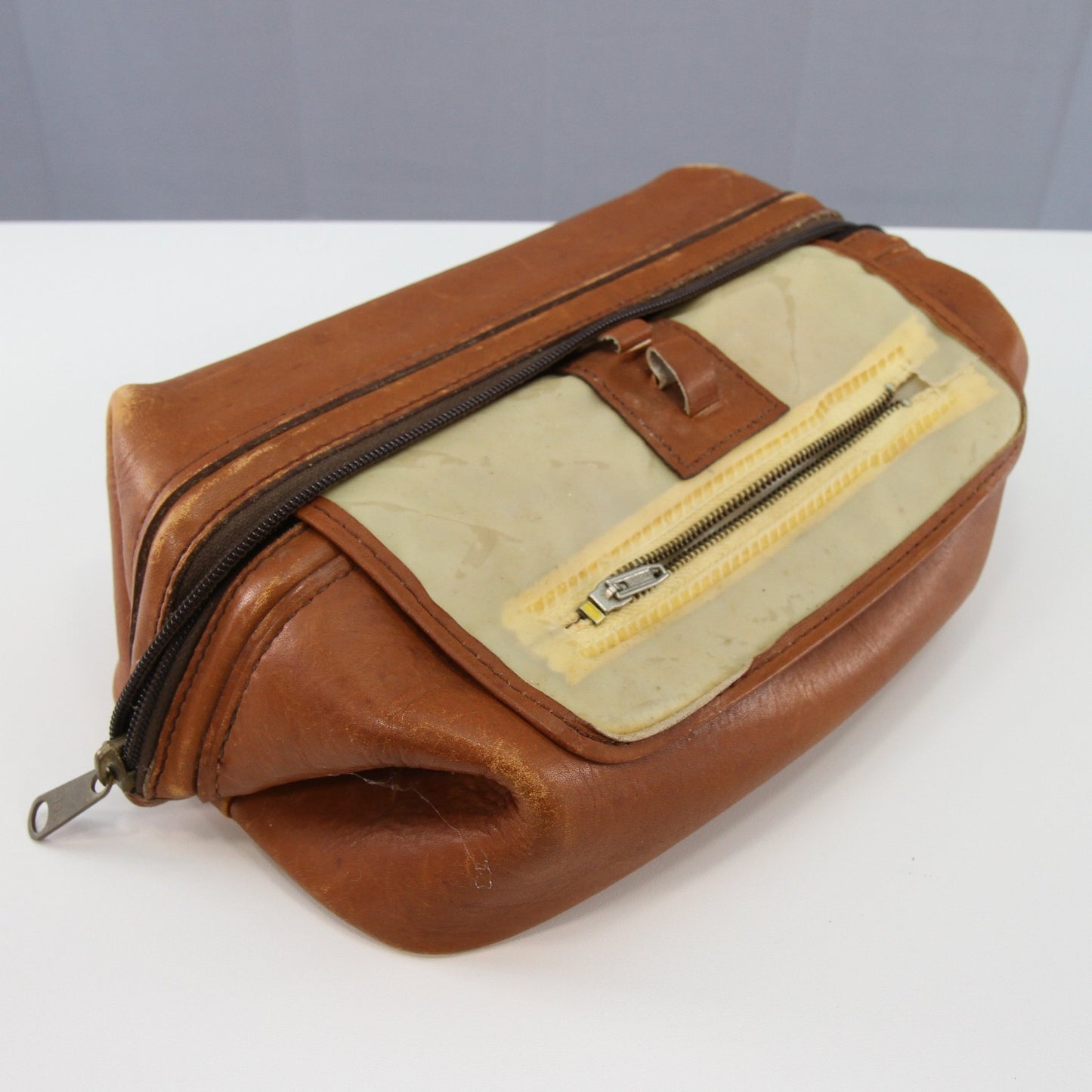 Vintage Renwick Mens Leather Toiletry Shaving Bag Canada 10" X 5.5" X 5.5"