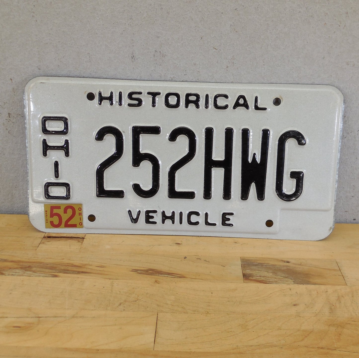 Ohio License Plate Tag - Historical Vehicle 252HWG White Black