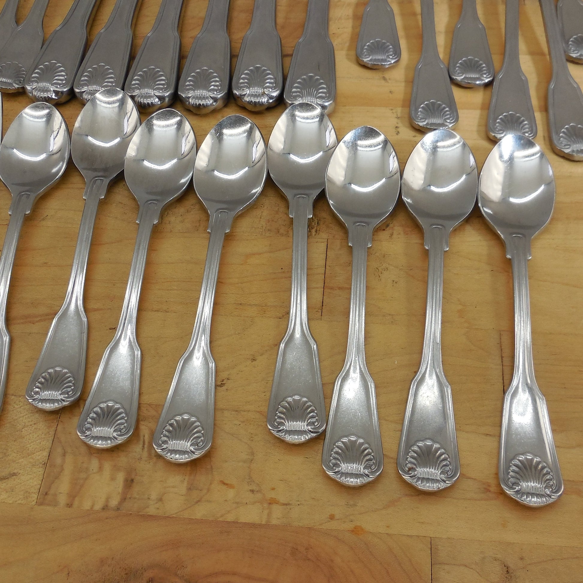 Towle Supreme Cutlery English Shell Stainless Flatware 38 Lot Partial Set used