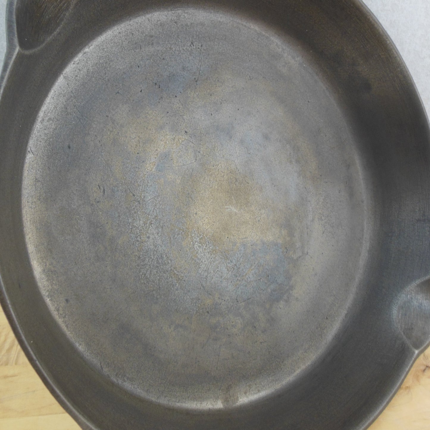Griswold Cast Iron No. 10 Skillet 716 B Smooth Bottom Lg. Block Logo 1930s