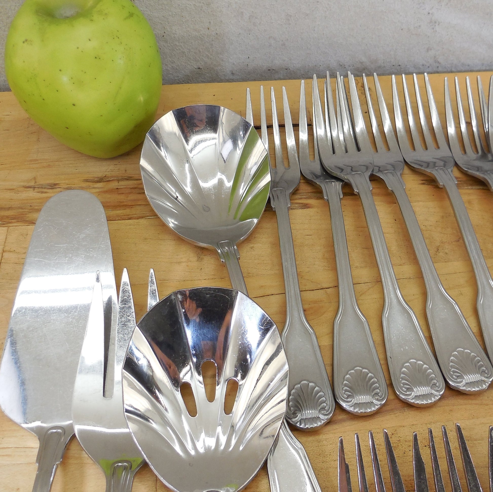 Towle Supreme Cutlery English Shell Stainless Flatware 38 Lot Partial Set