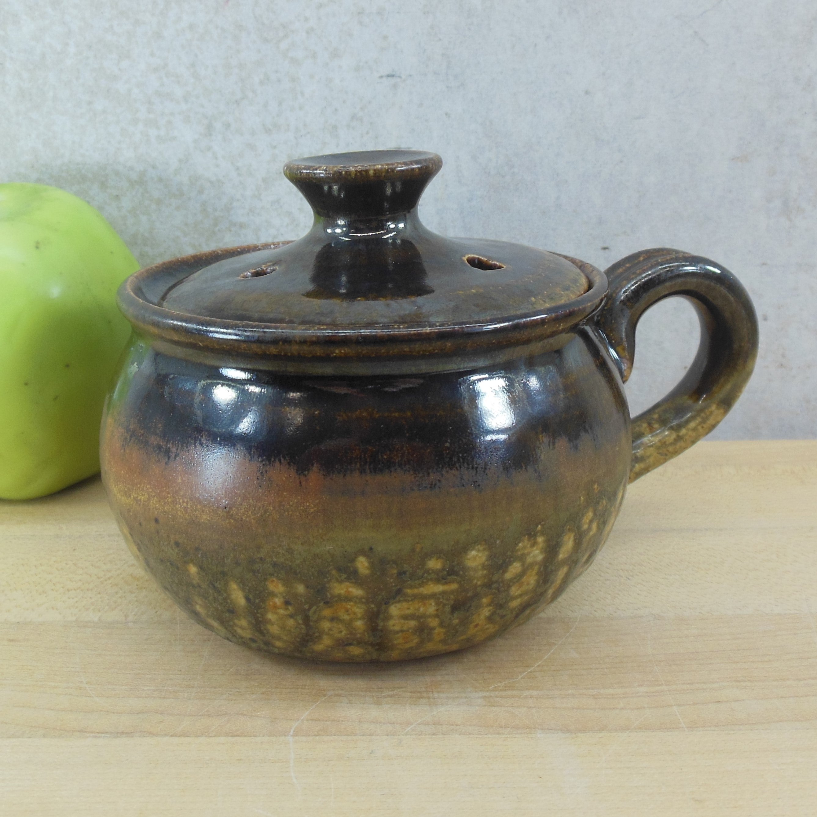 Art Pottery Olde Kitchen & Home