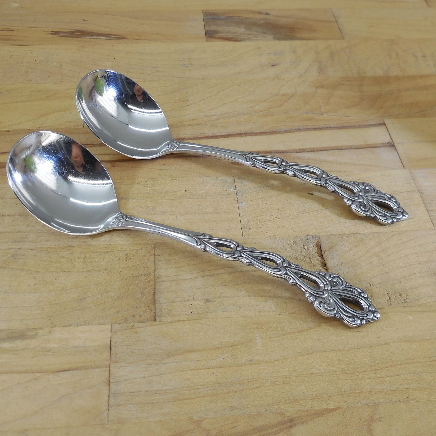 Oneida Community Stainless Chandelier Pair Cream Ladles