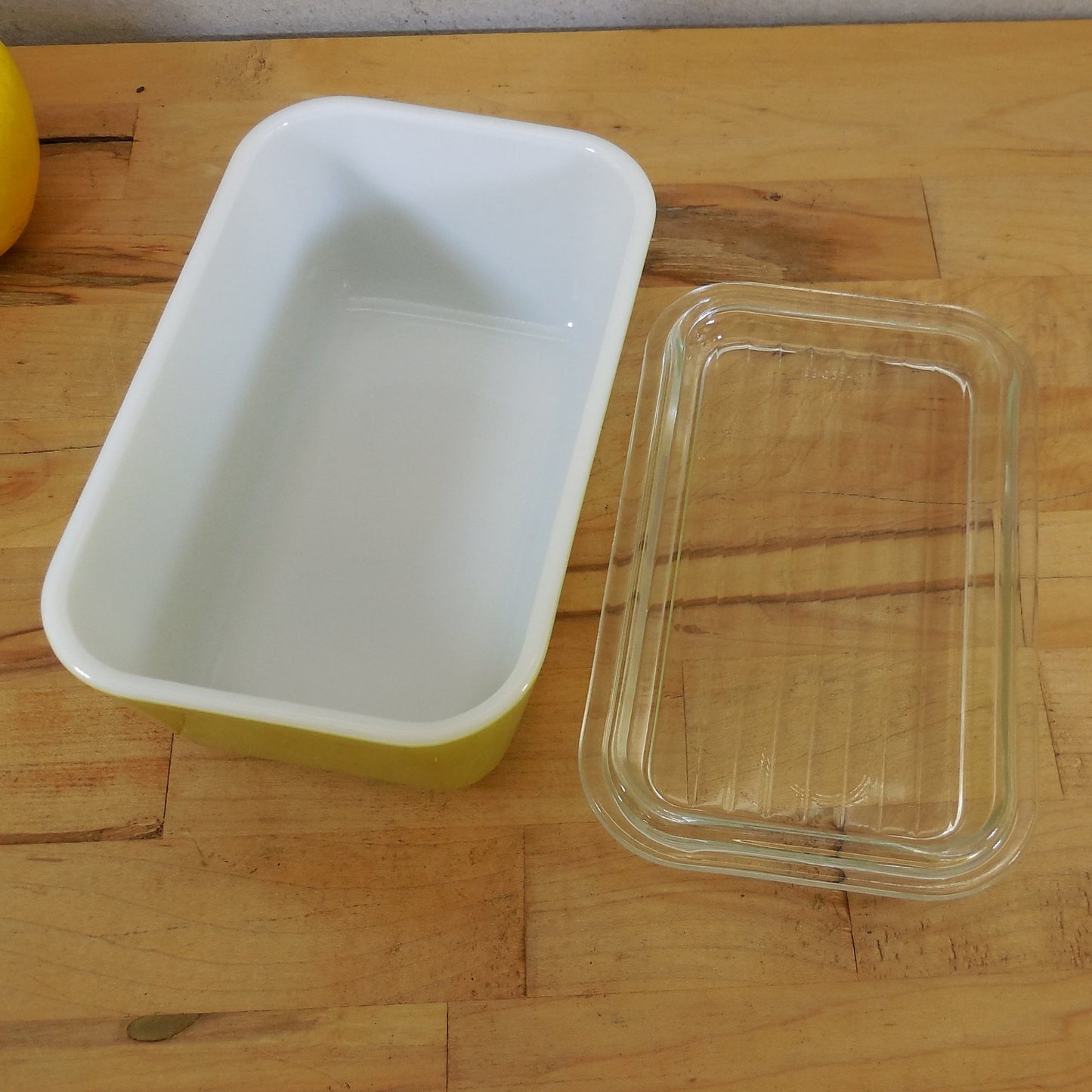 Pyrex Glass USA Medium 1.5 Pint Green Casserole Refrigerator Dish 0502