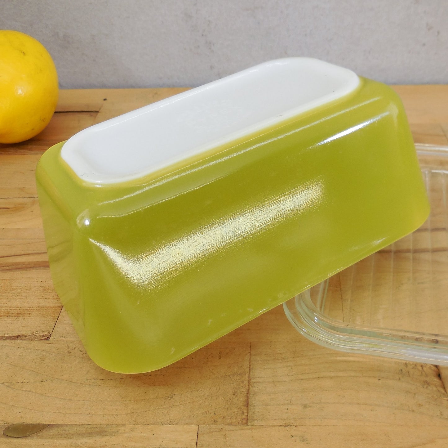 Pyrex Glass USA Medium 1.5 Pint Green Casserole Refrigerator Dish 0502