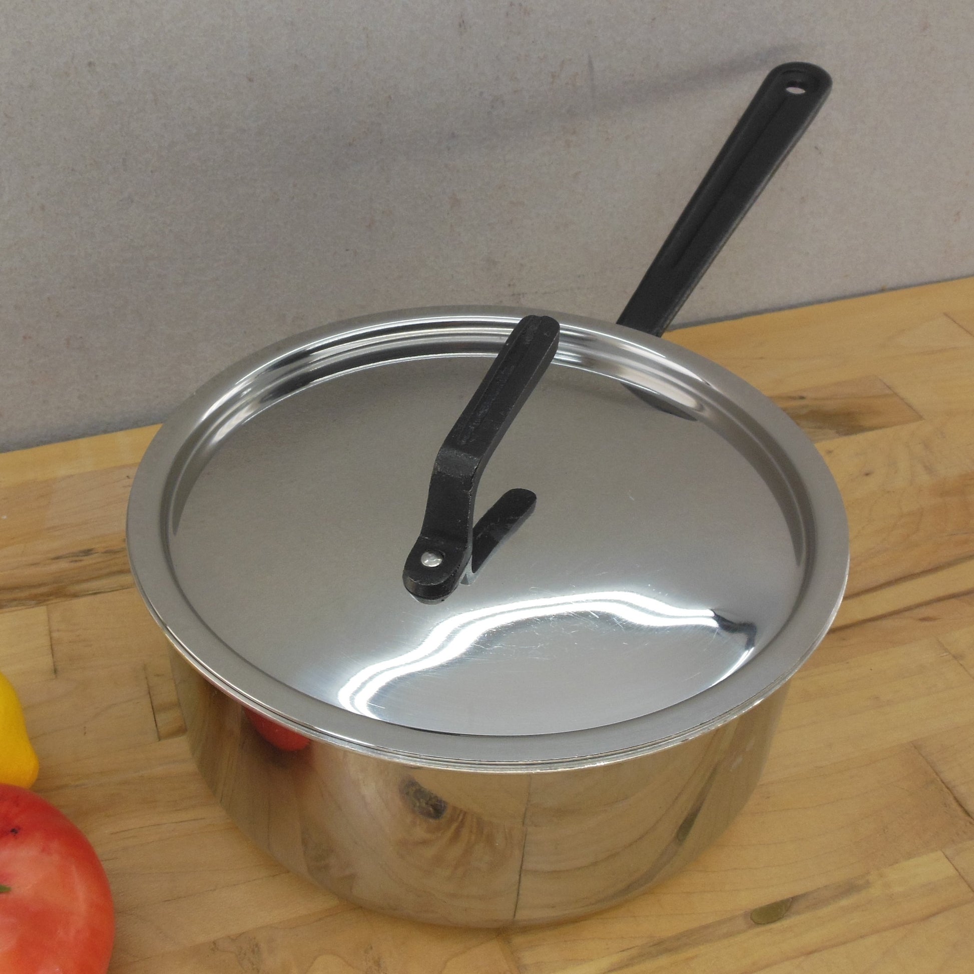 Jenn-Air Mirror Stainless Steel 2.5 Quart Saucepan & Lid Black Handles