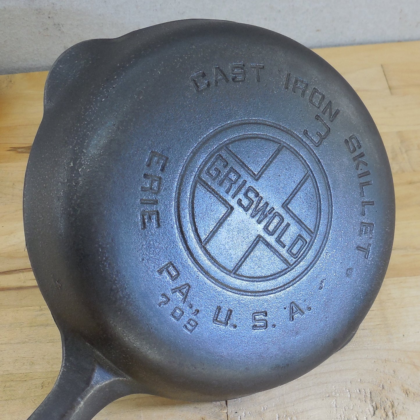 Griswold No. 3 Cast Iron Skillet 709 Lg. Block Badge Restored Cleaned