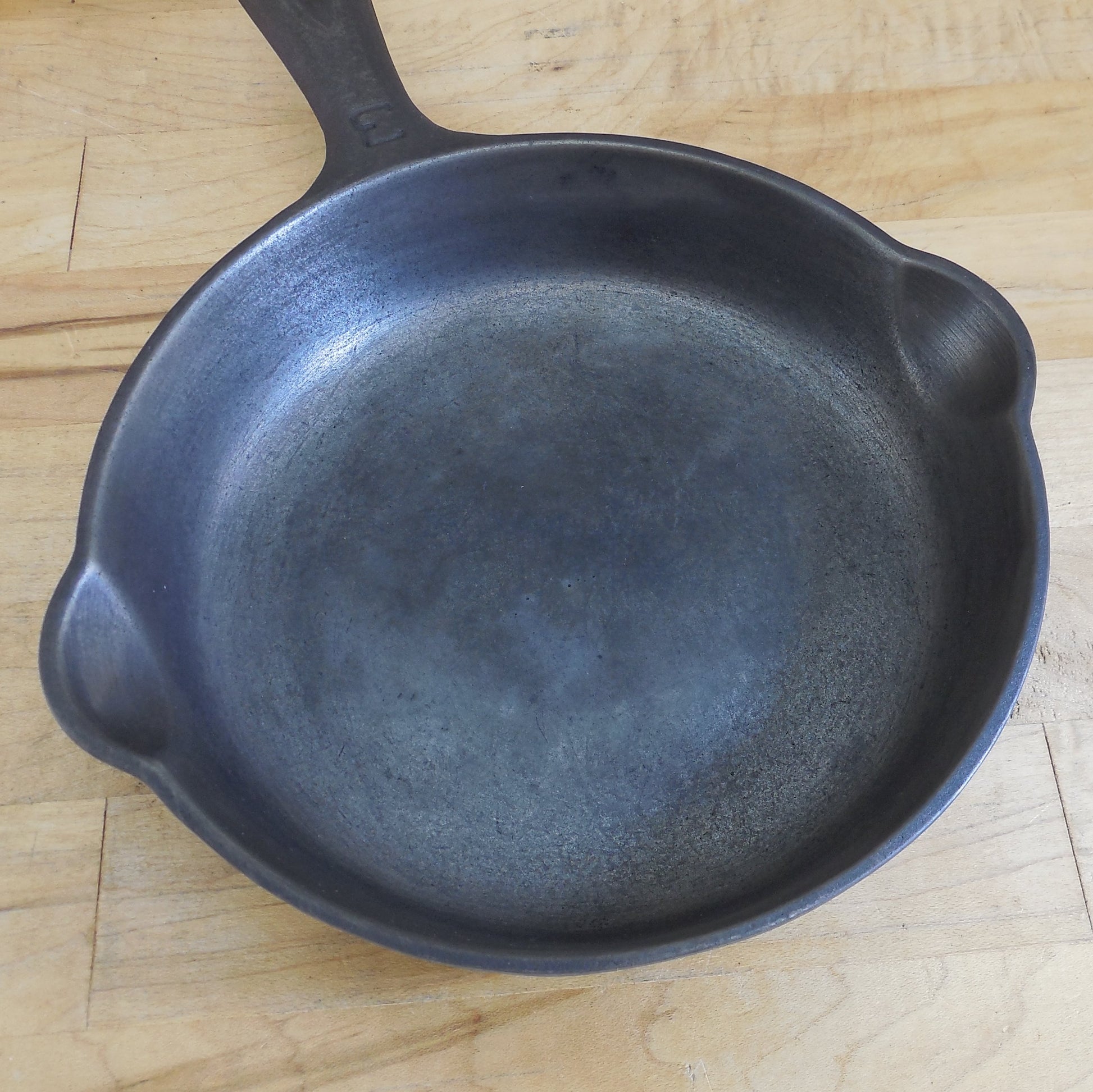 Griswold No. 3 Cast Iron Skillet 709 Lg. Block Badge Restored Interior