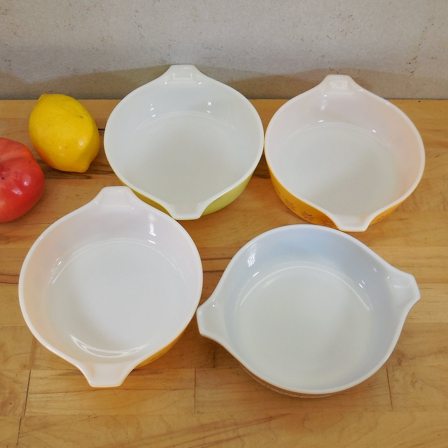 Pyrex Glass 4 Lot Open 471 Casserole Dishes Yellow Woodland Town Country  Vintage