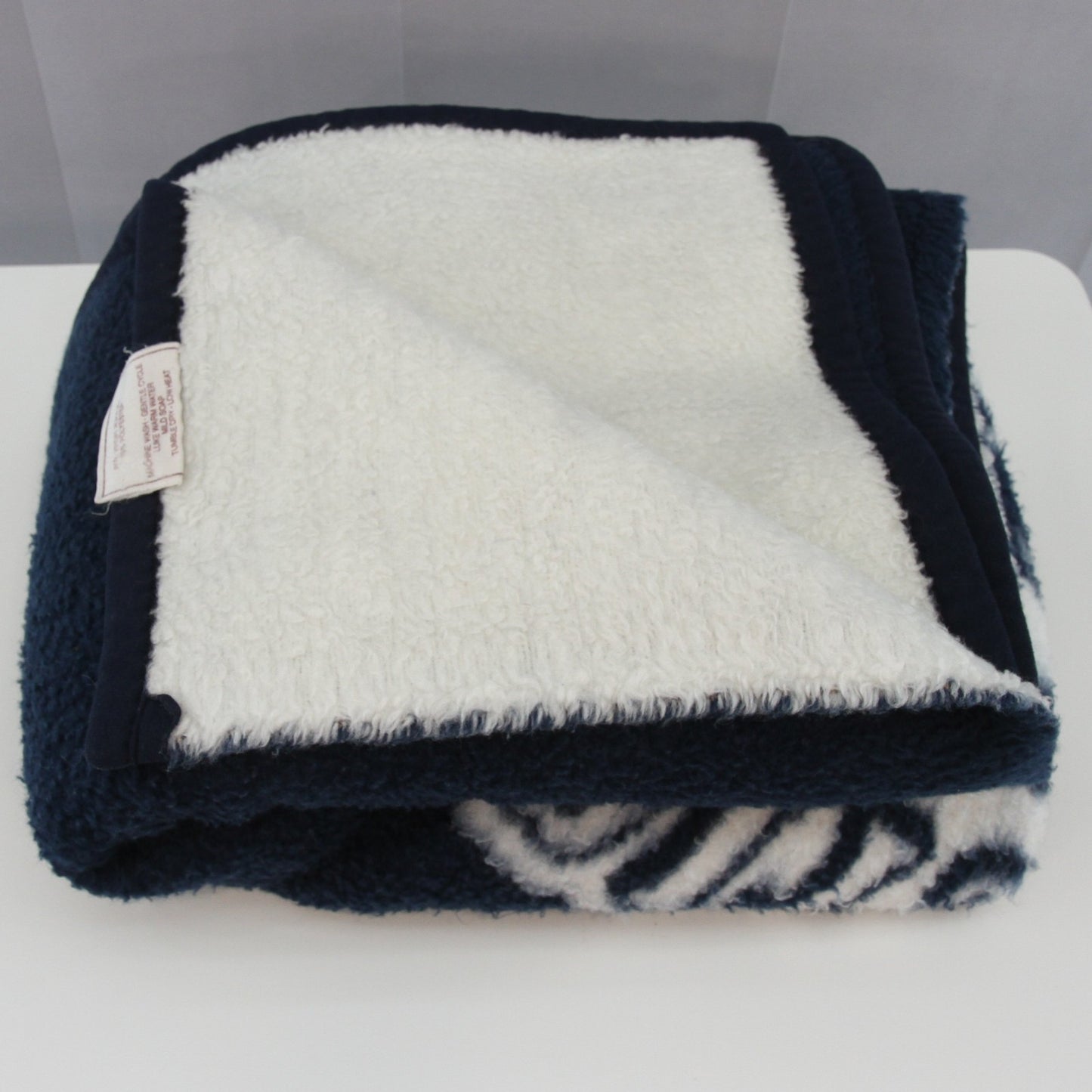 Vintage Biederlack Conneticut Huskies Navy White Blanket Throw 55W X 50L