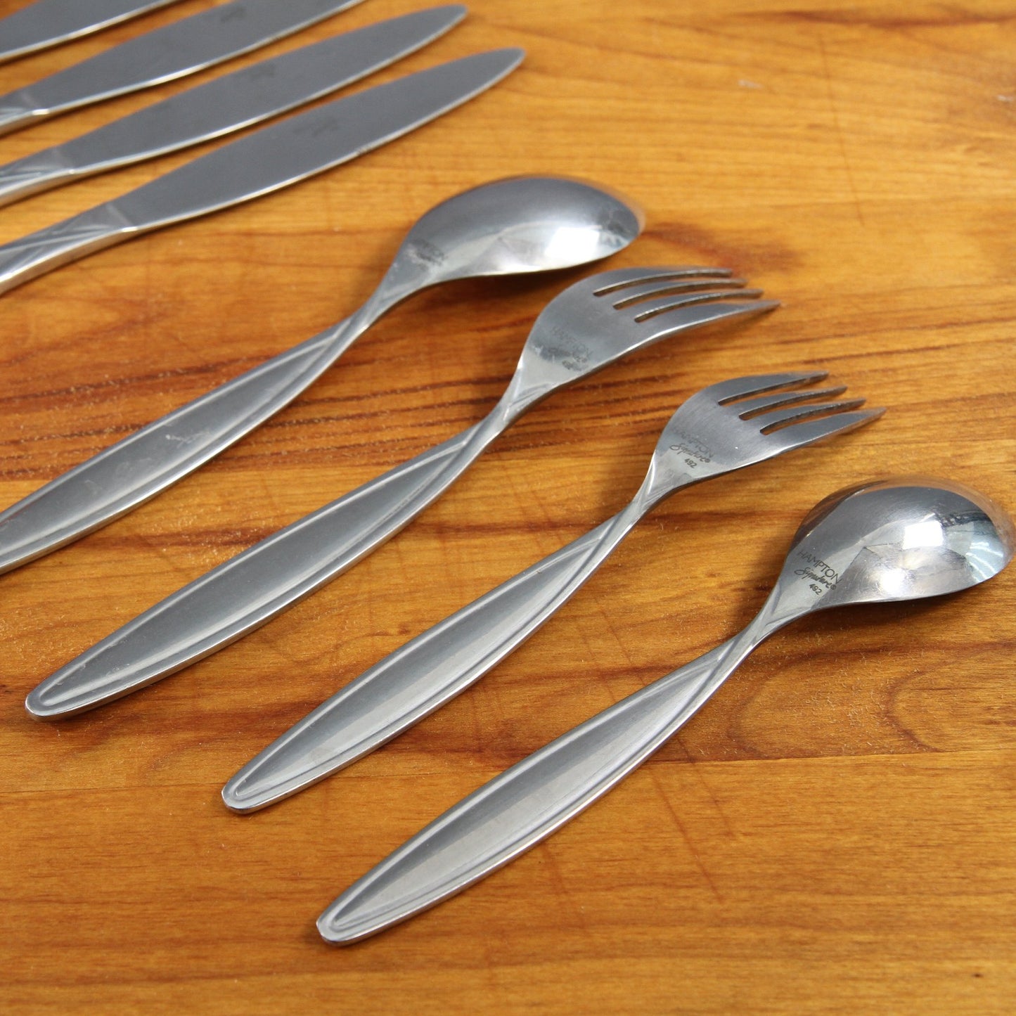Hampton Signature SS Flatware Pattern 492 Four Place Frosted Handle
